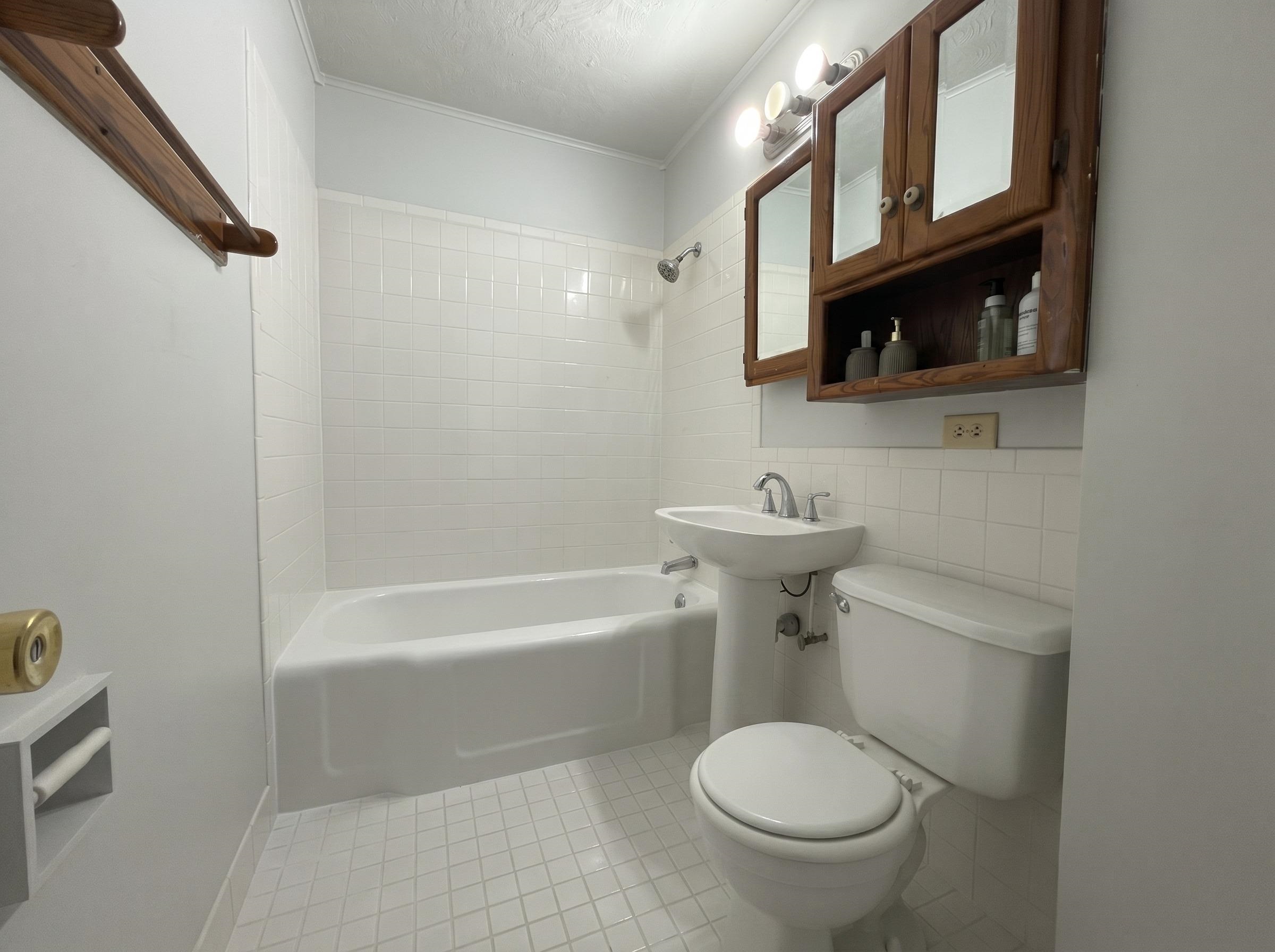 854 Carrolton Ave Property Photo 7