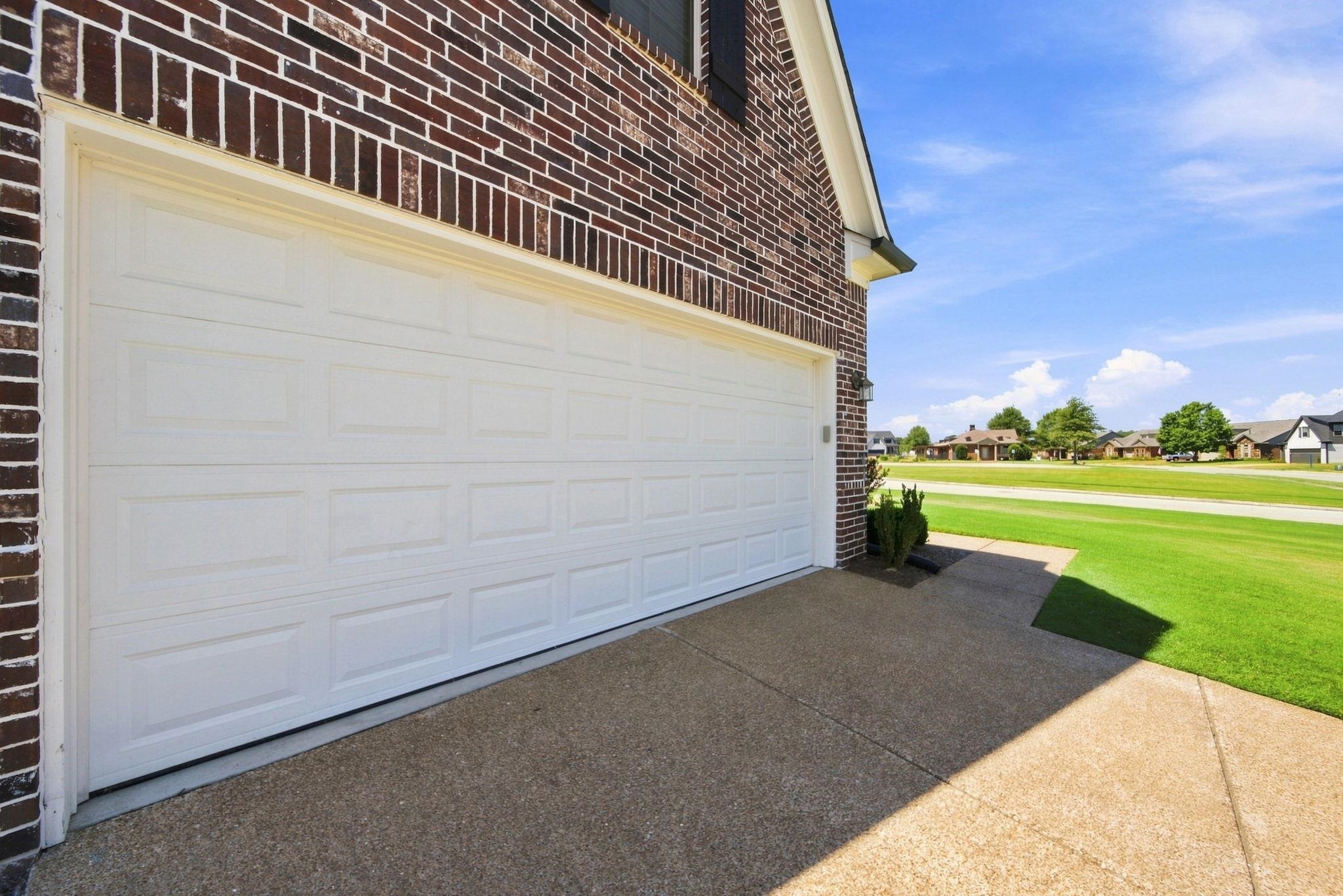 250 Saint Andrews Dr Property Photo 2