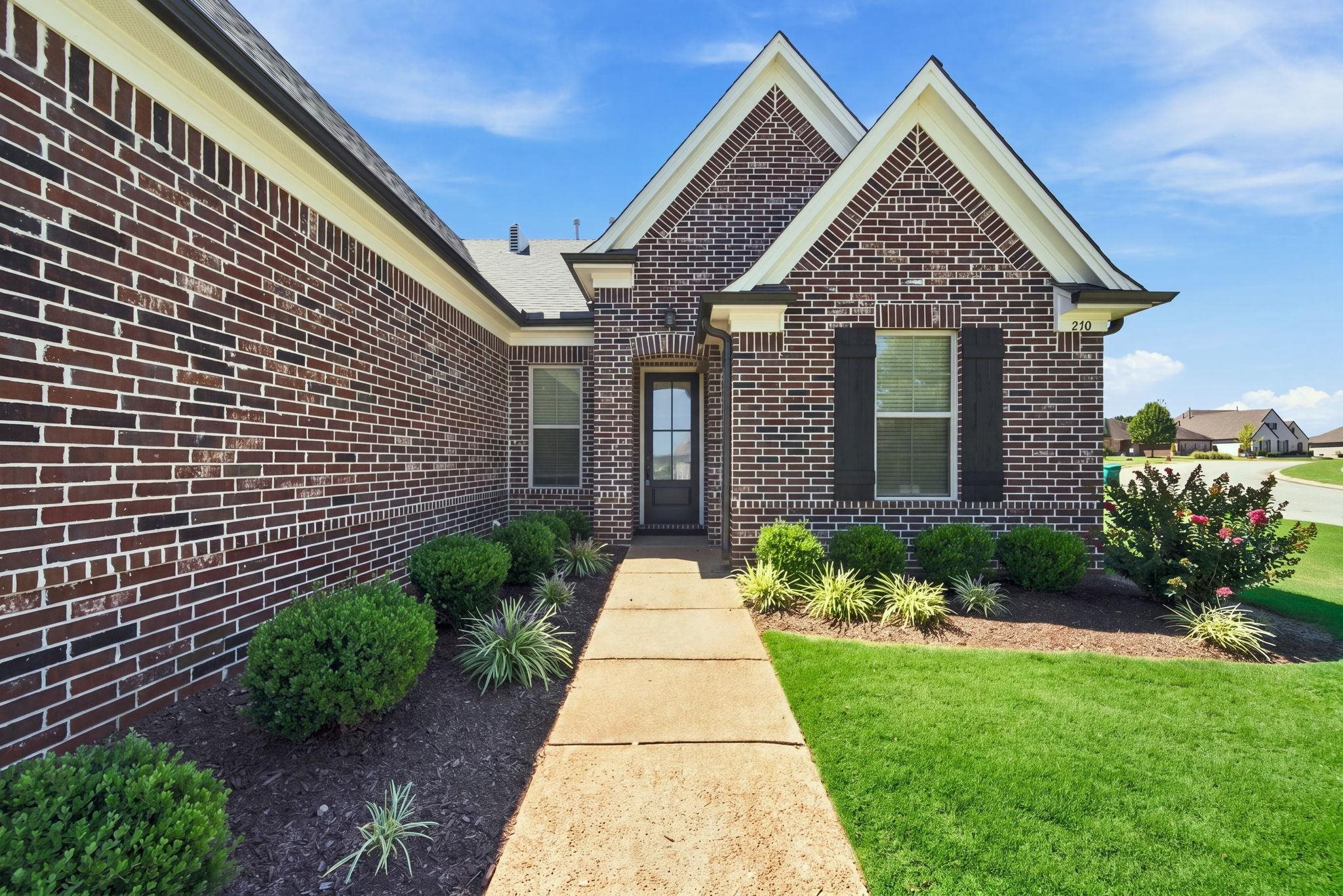 250 Saint Andrews Dr Property Photo 3
