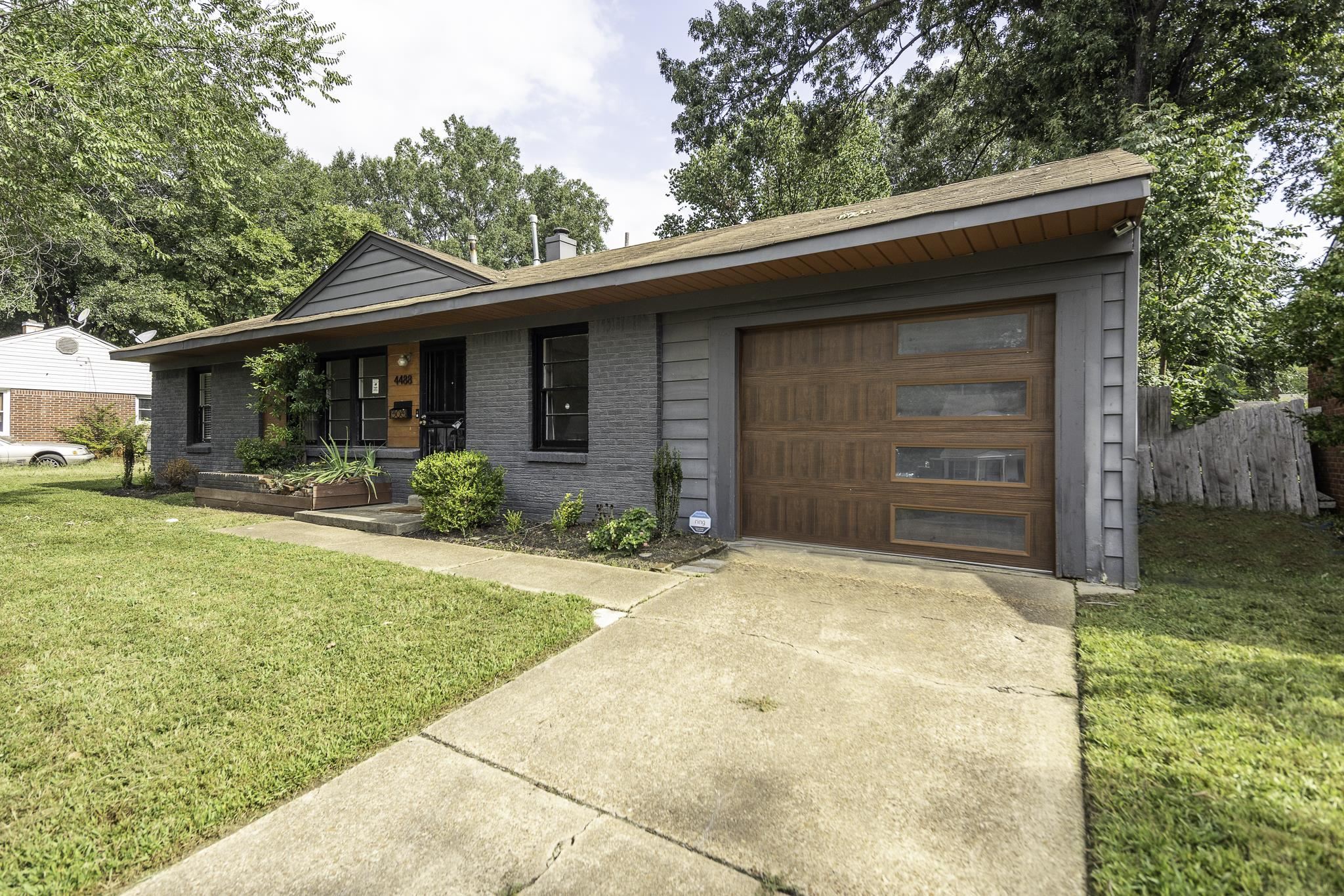4488 Quince Rd Property Photo 3