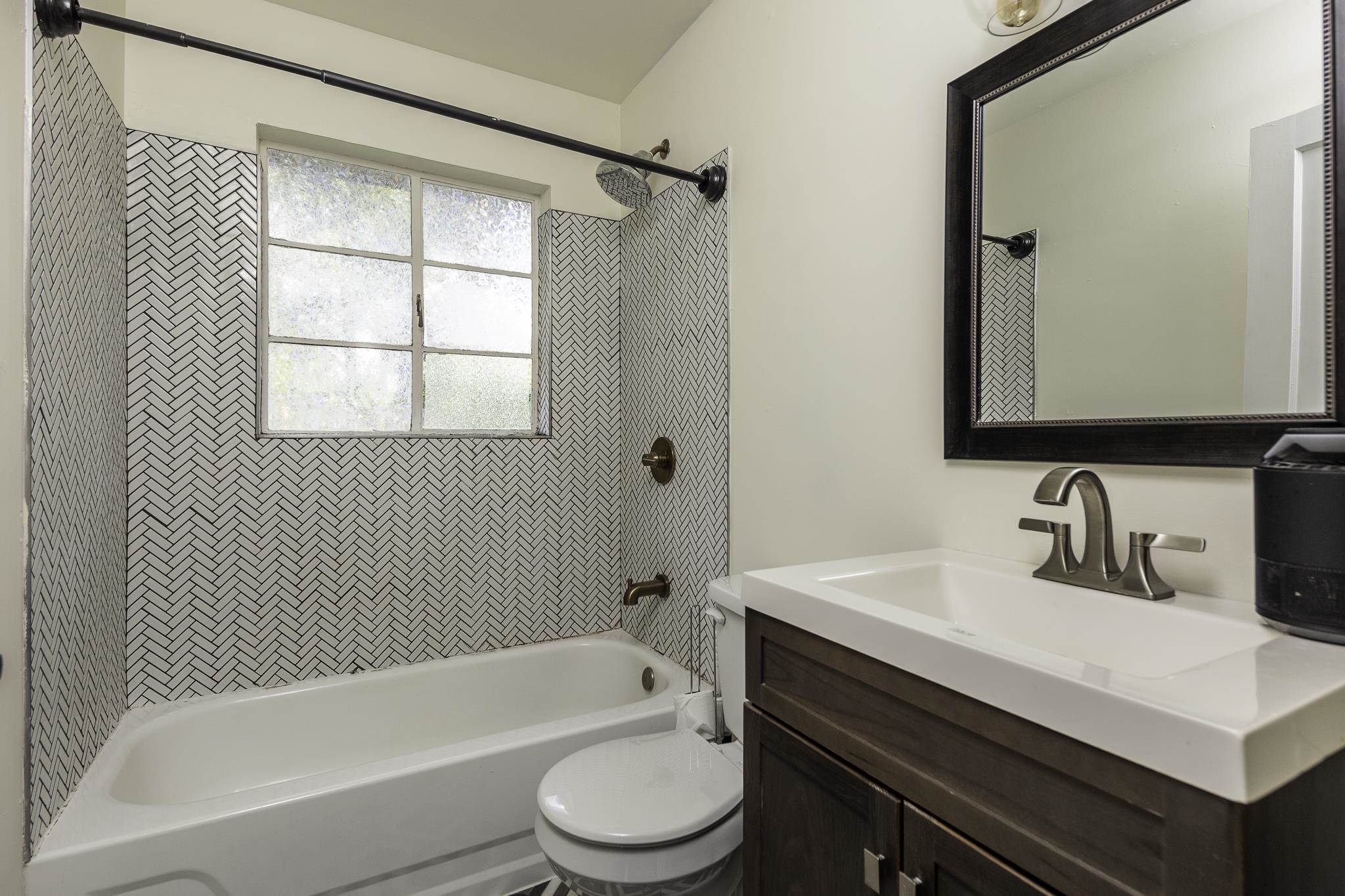 4488 Quince Rd Property Photo 18