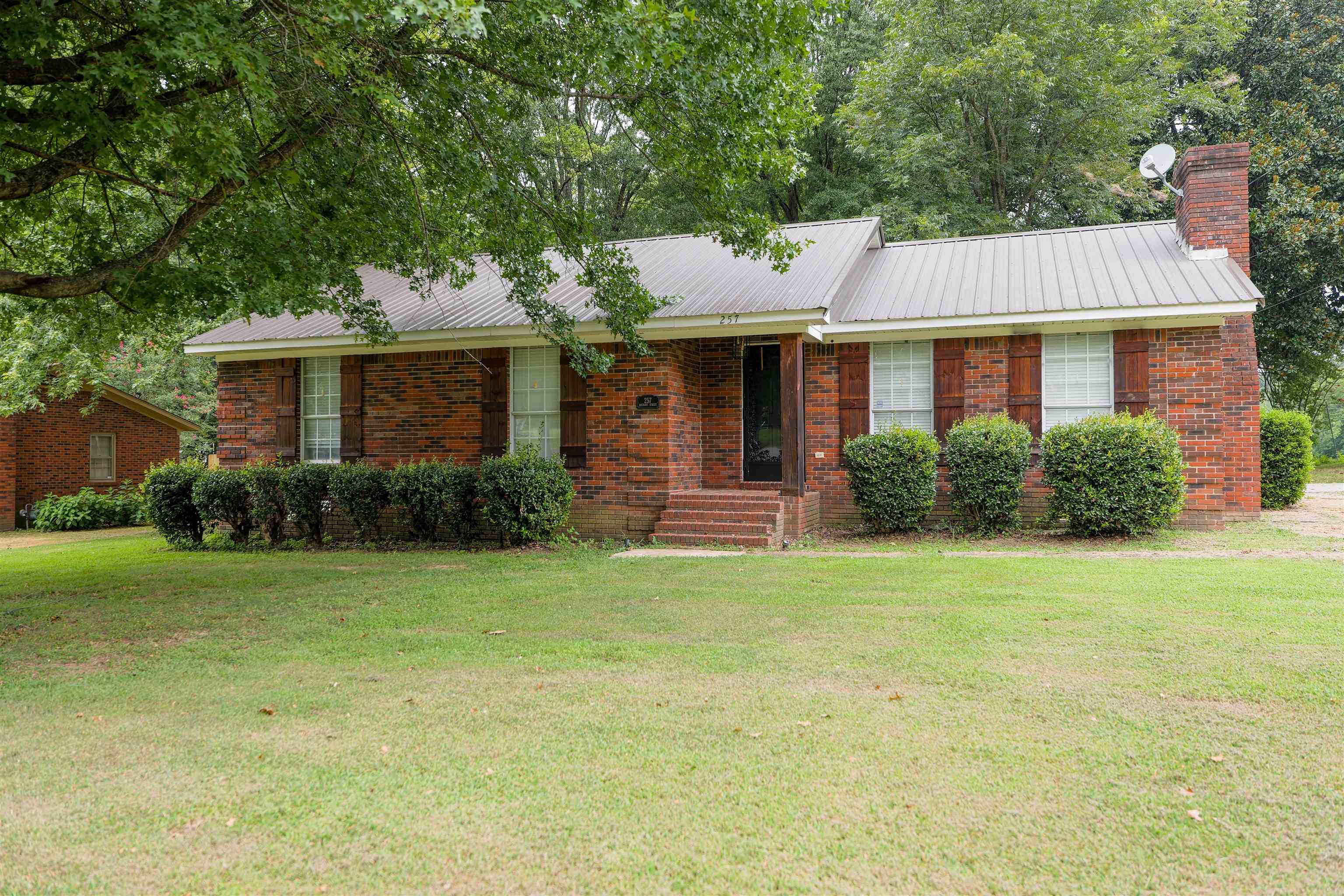 257 ANTHONY ST Property Photo 1