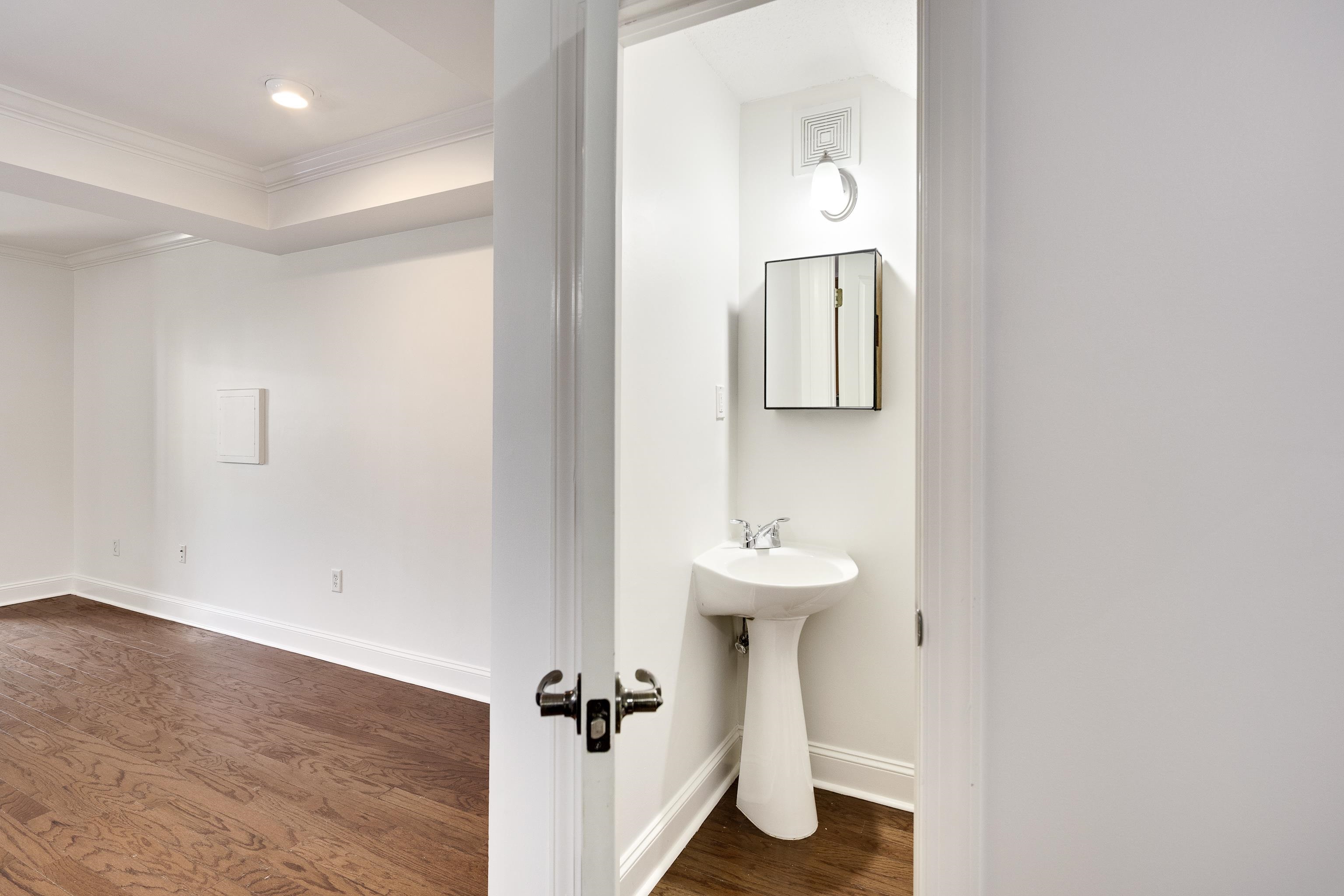 7488 Germantown Sq Property Photo 17