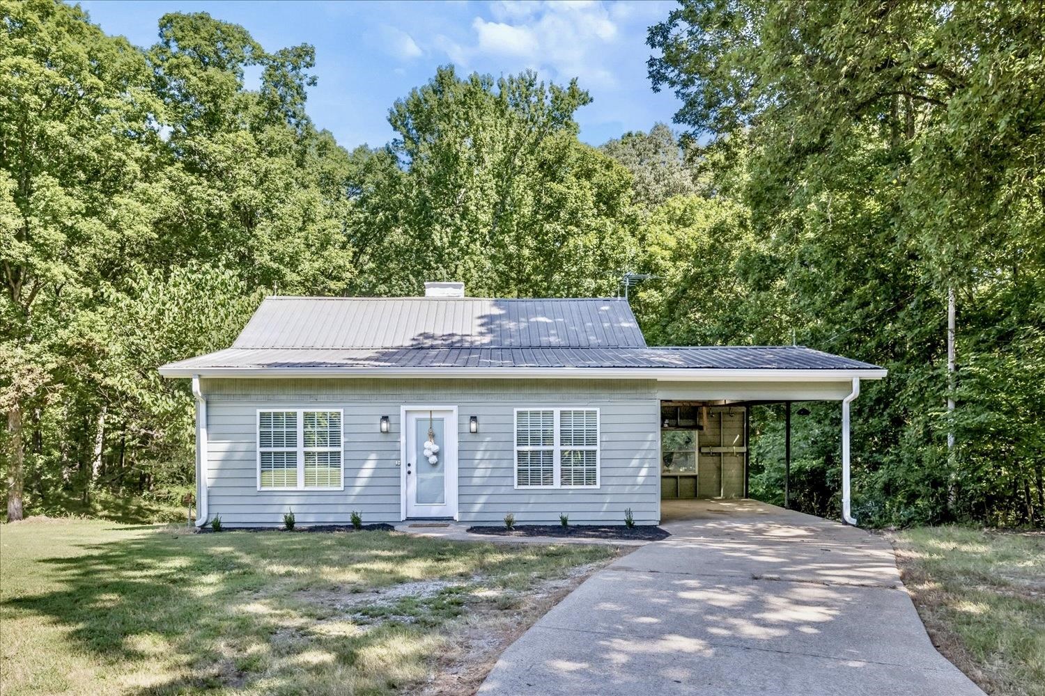 200 Gordon Dr Property Photo 1