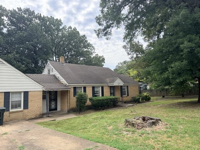 1388 S Highland St Property Photo 3