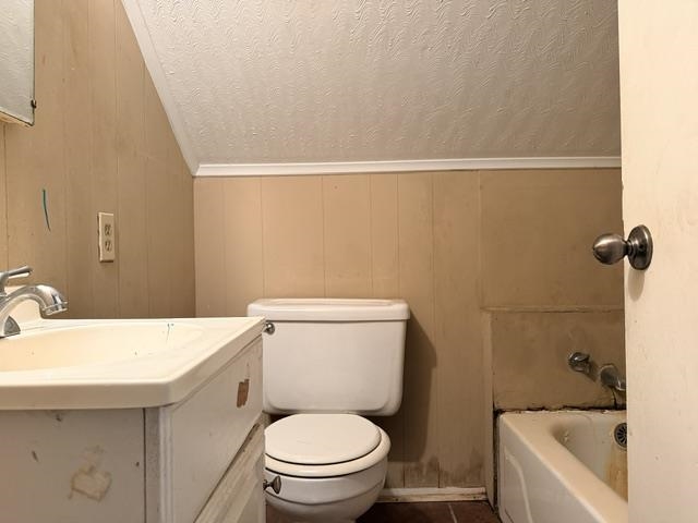 1388 S Highland St Property Photo 14