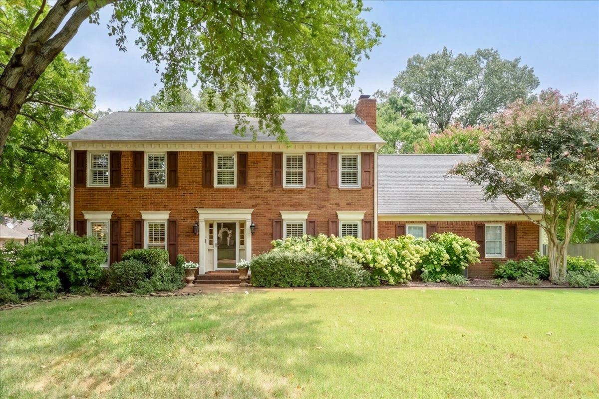 2760 Holly Spring Dr Property Photo 1