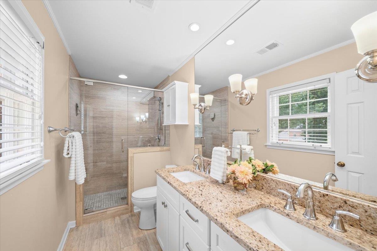 2760 Holly Spring Dr Property Photo 17
