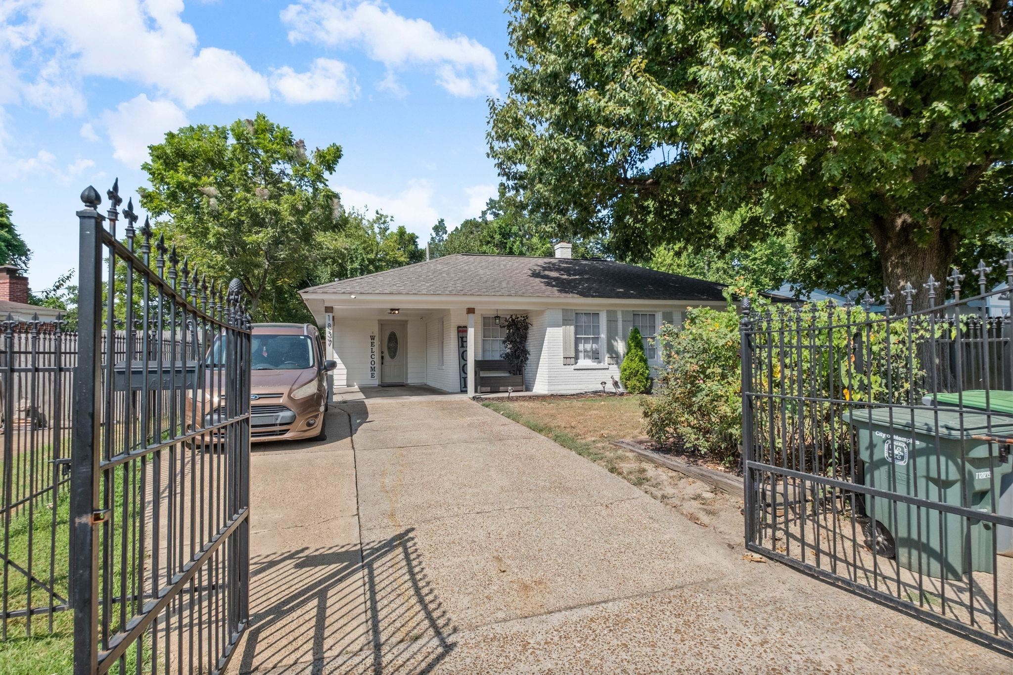 1837 Tant Rd Property Photo 2