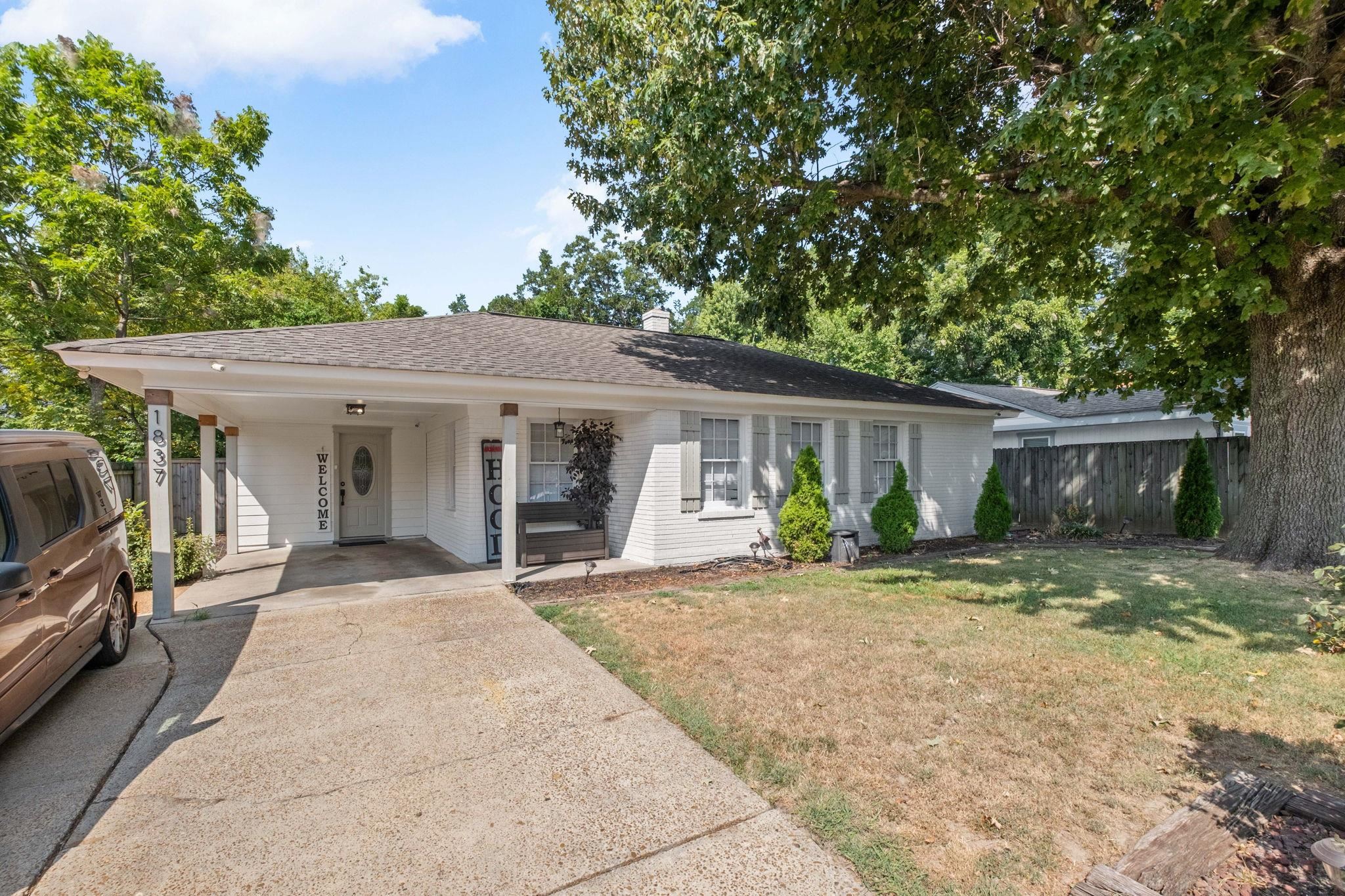 1837 Tant Rd Property Photo 3