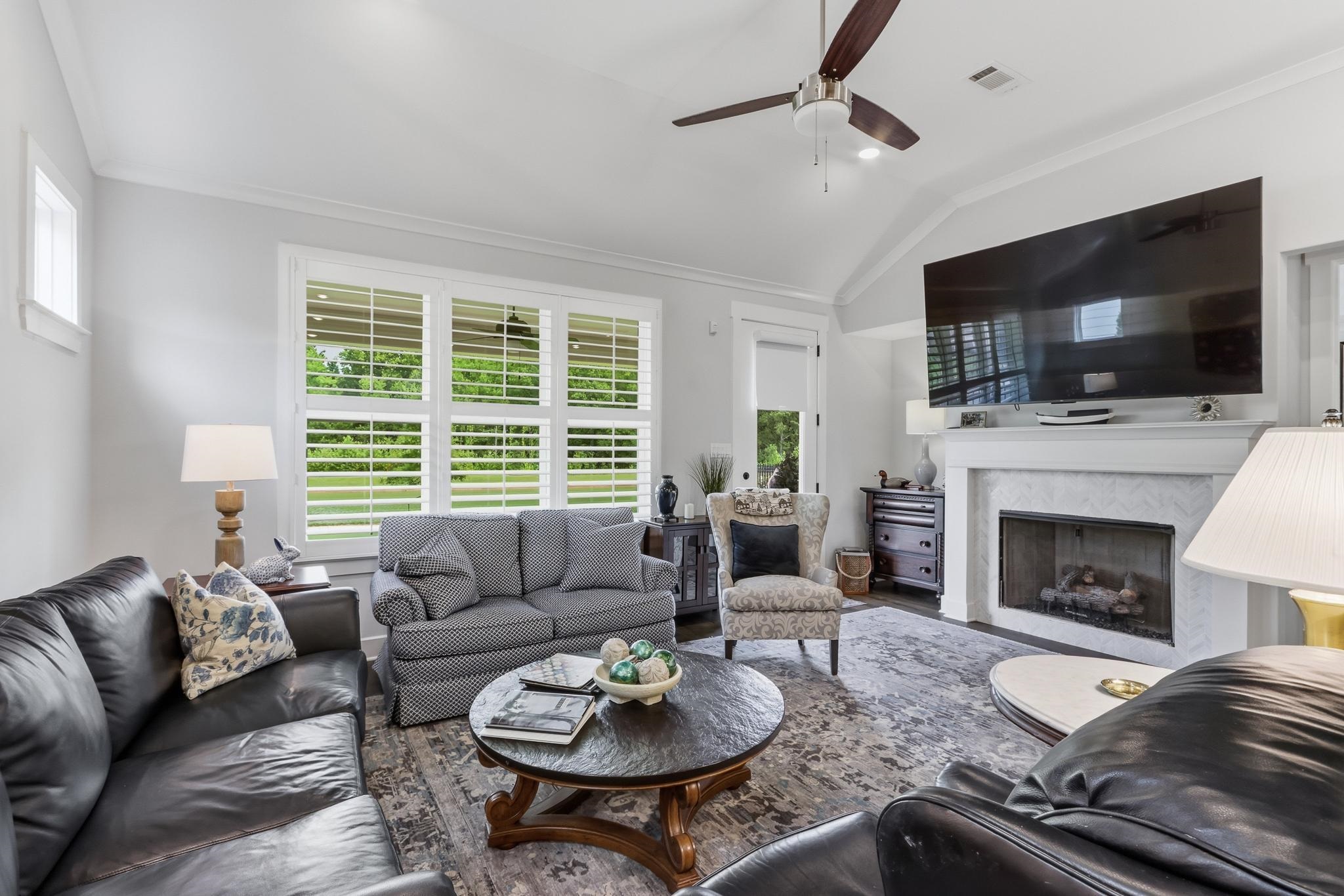 5744 Hollow Oak Dr E Property Photo 18