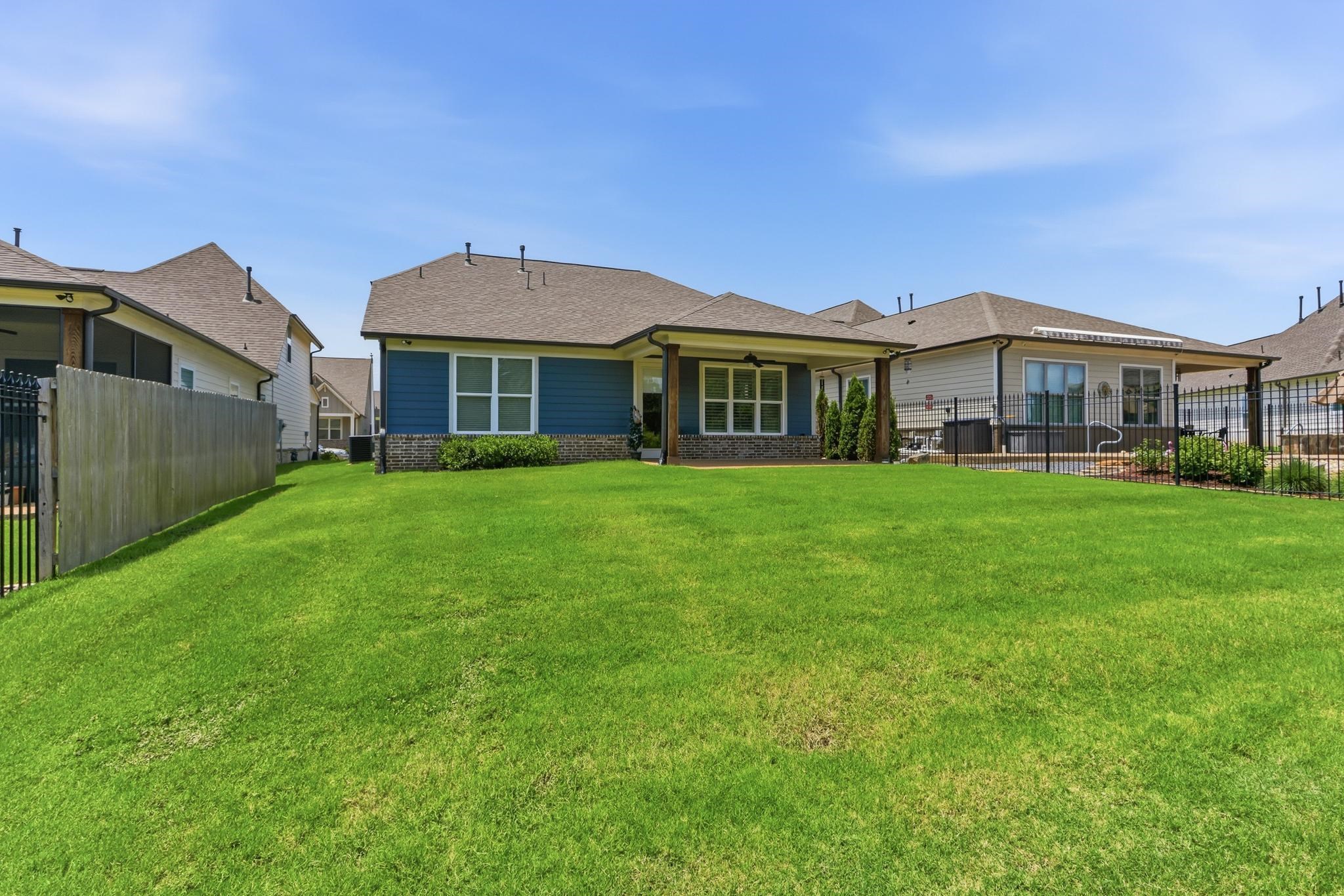 5744 Hollow Oak Dr E Property Photo 33