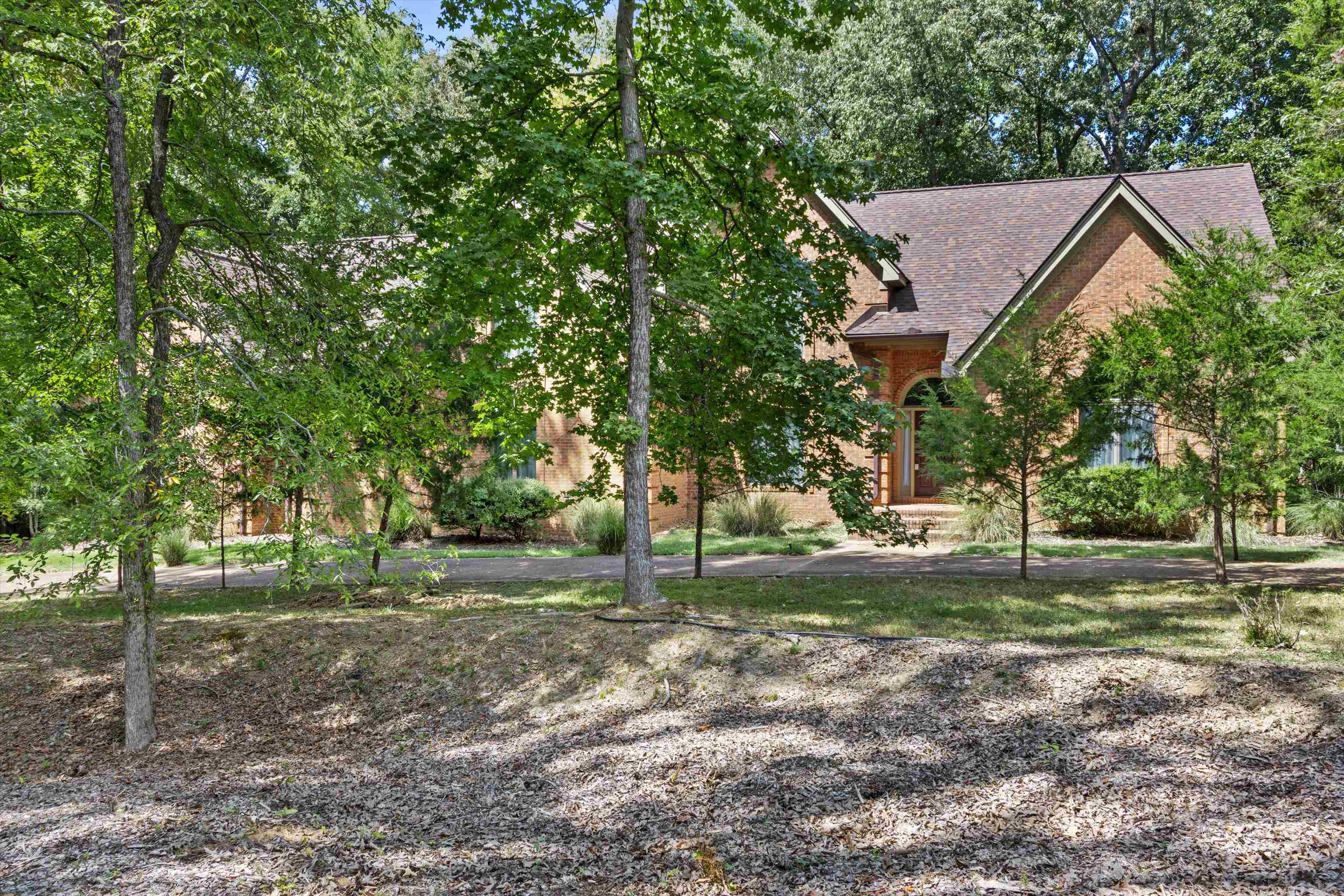 3914 Windolyn Cir S Property Photo 1