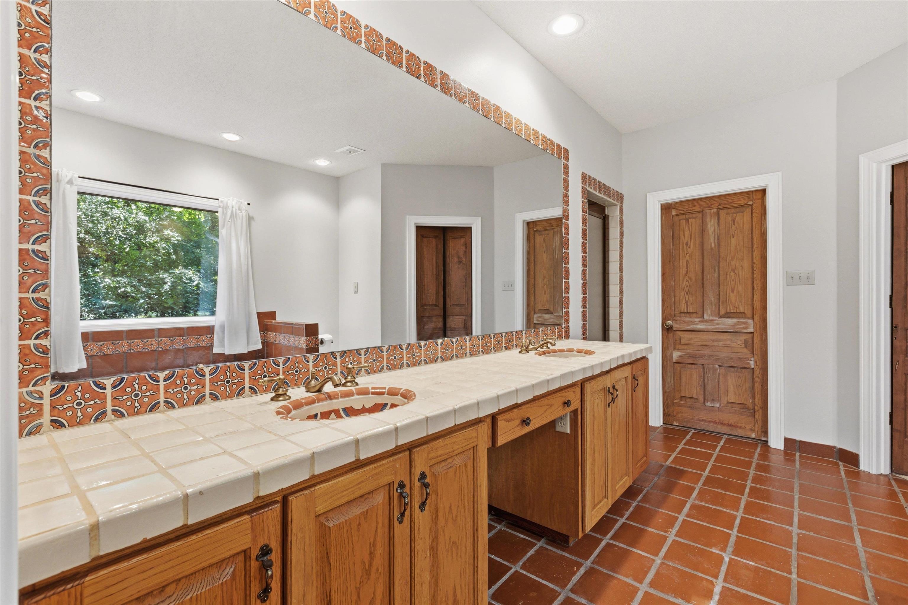 3914 Windolyn Cir S Property Photo 18