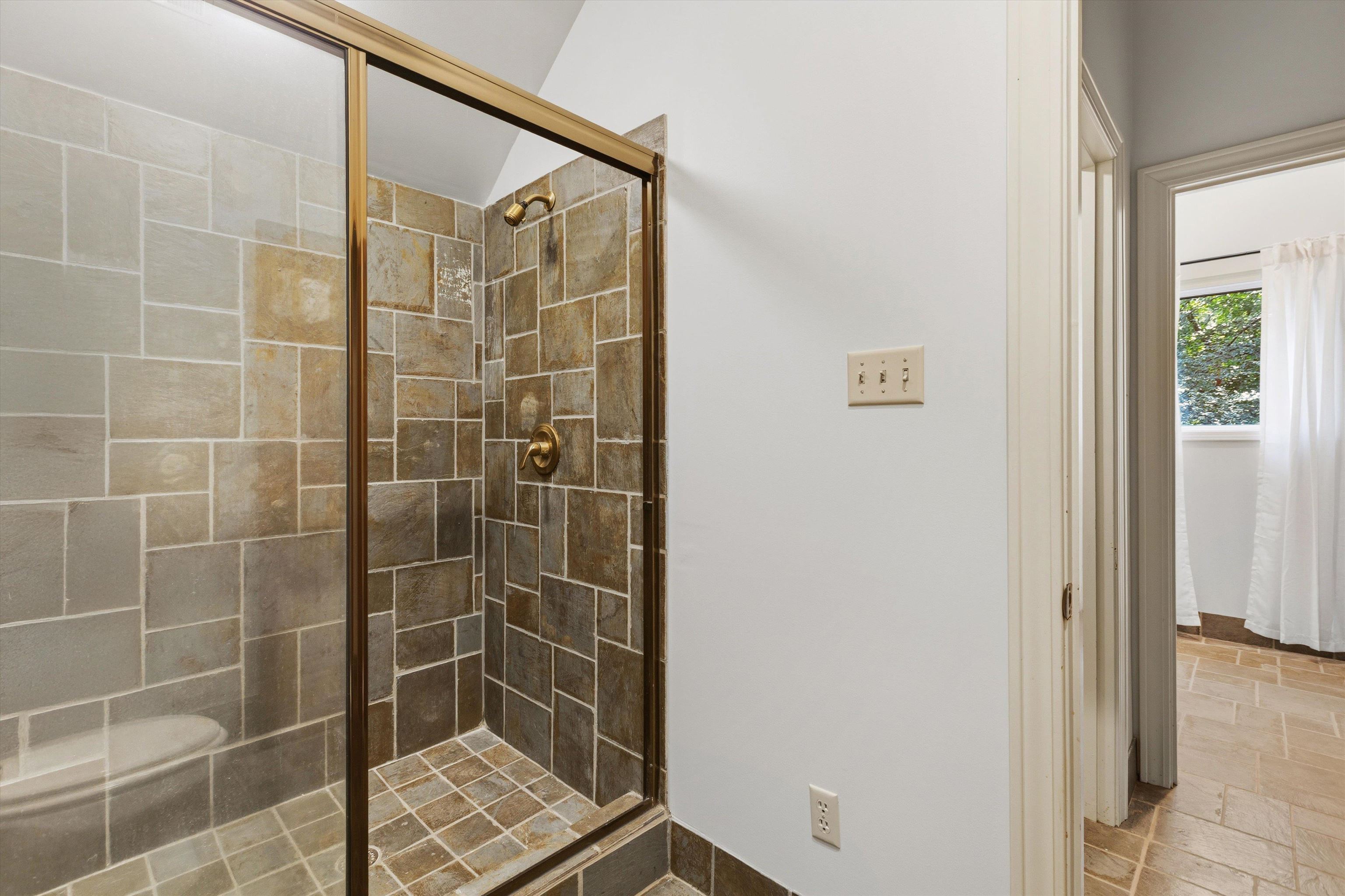 3914 Windolyn Cir S Property Photo 22