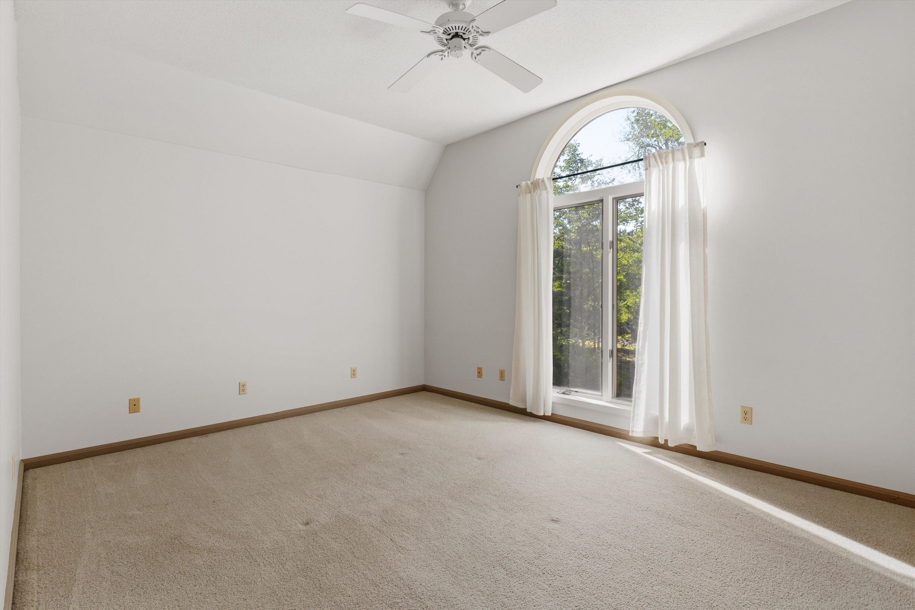 3914 Windolyn Cir S Property Photo 27