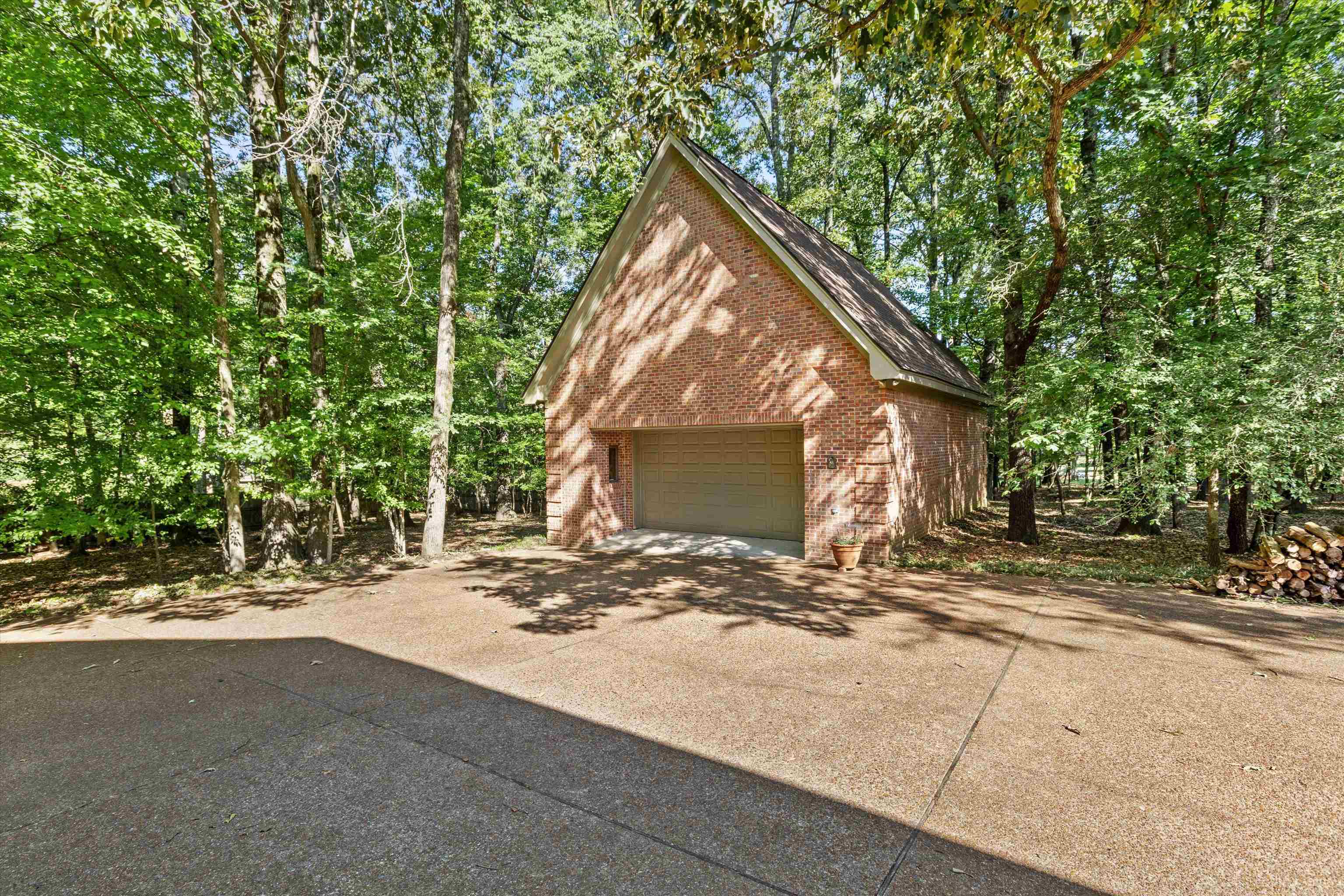 3914 Windolyn Cir S Property Photo 37