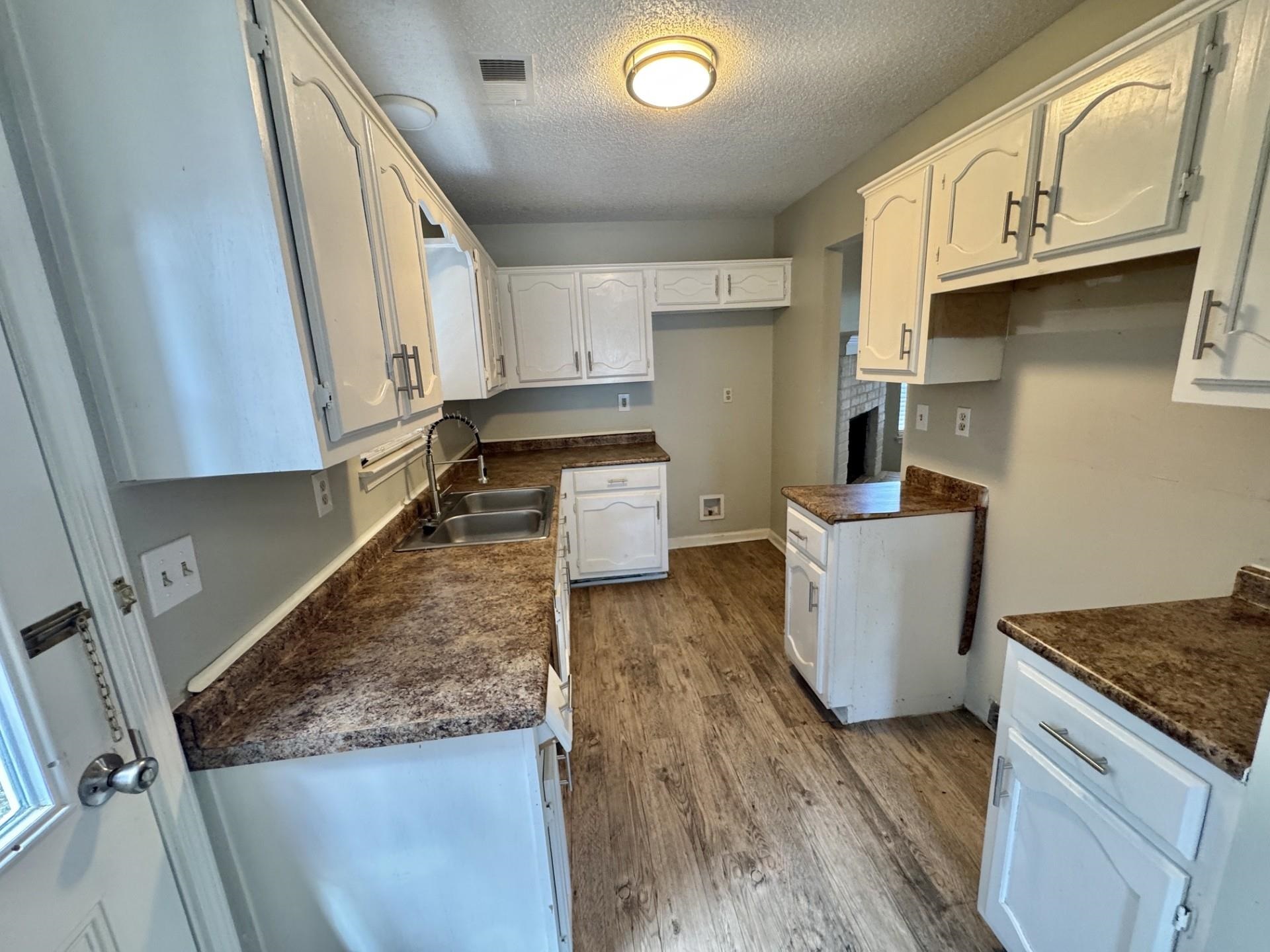 9284 Charly Hill Ln Property Photo 2