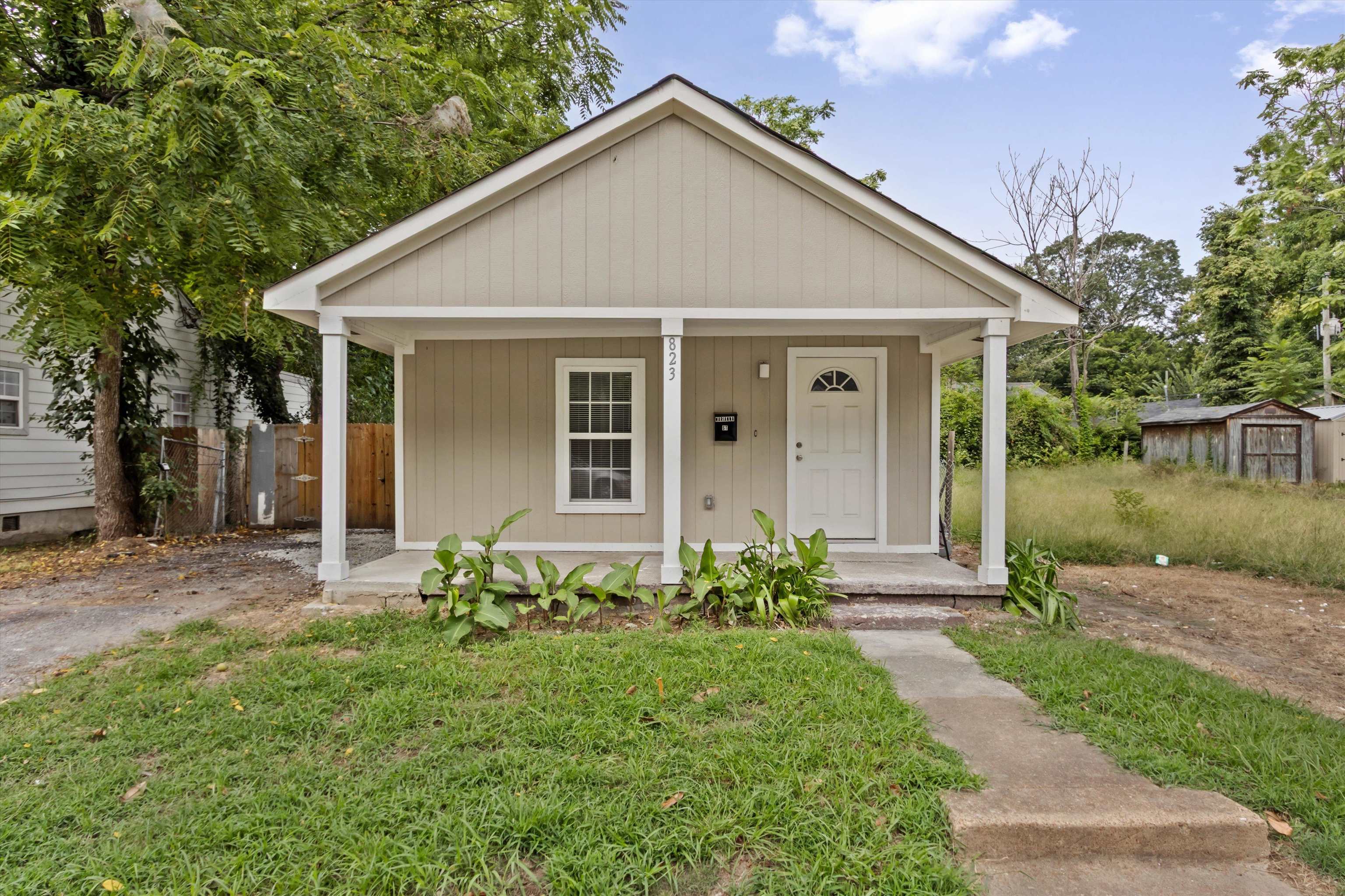 823 Marianna St Property Photo 2