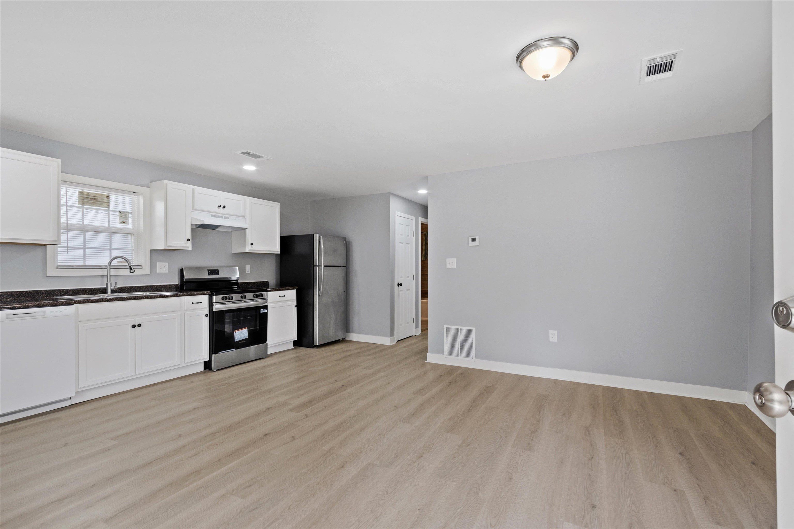823 Marianna St Property Photo 5