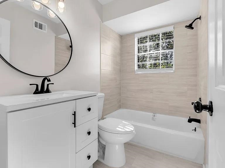 1285 Hickory Wood Cv Property Photo 15
