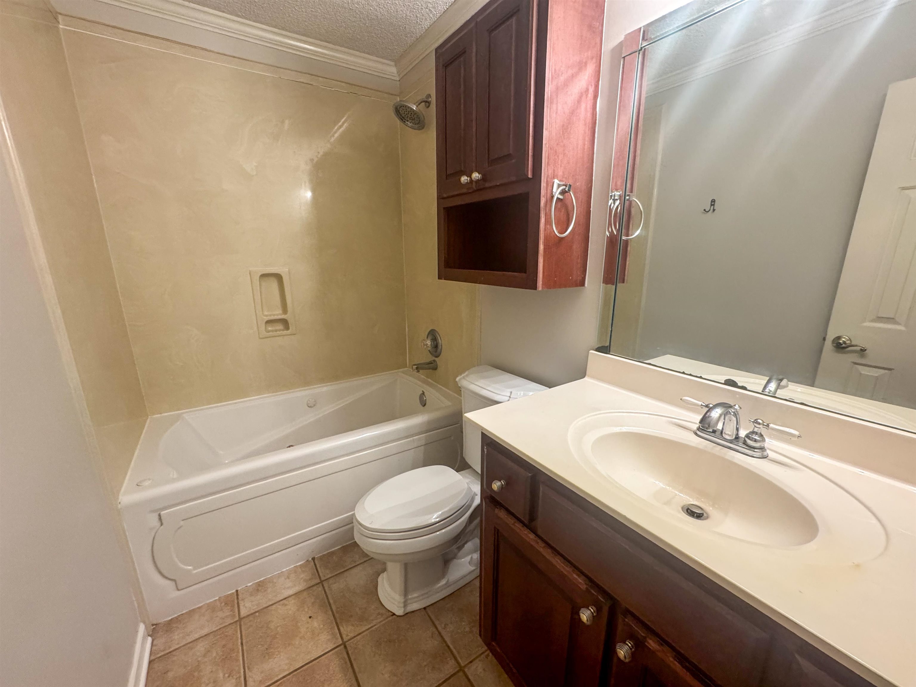 880 Hunters Retreat Dr Property Photo 5