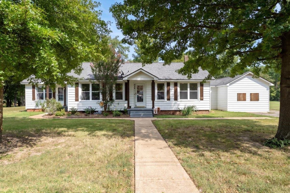 330 College St Property Photo 1
