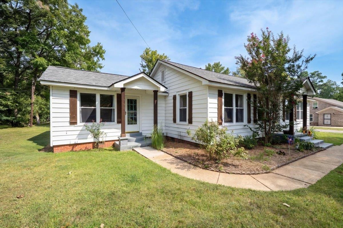 330 College St Property Photo 4