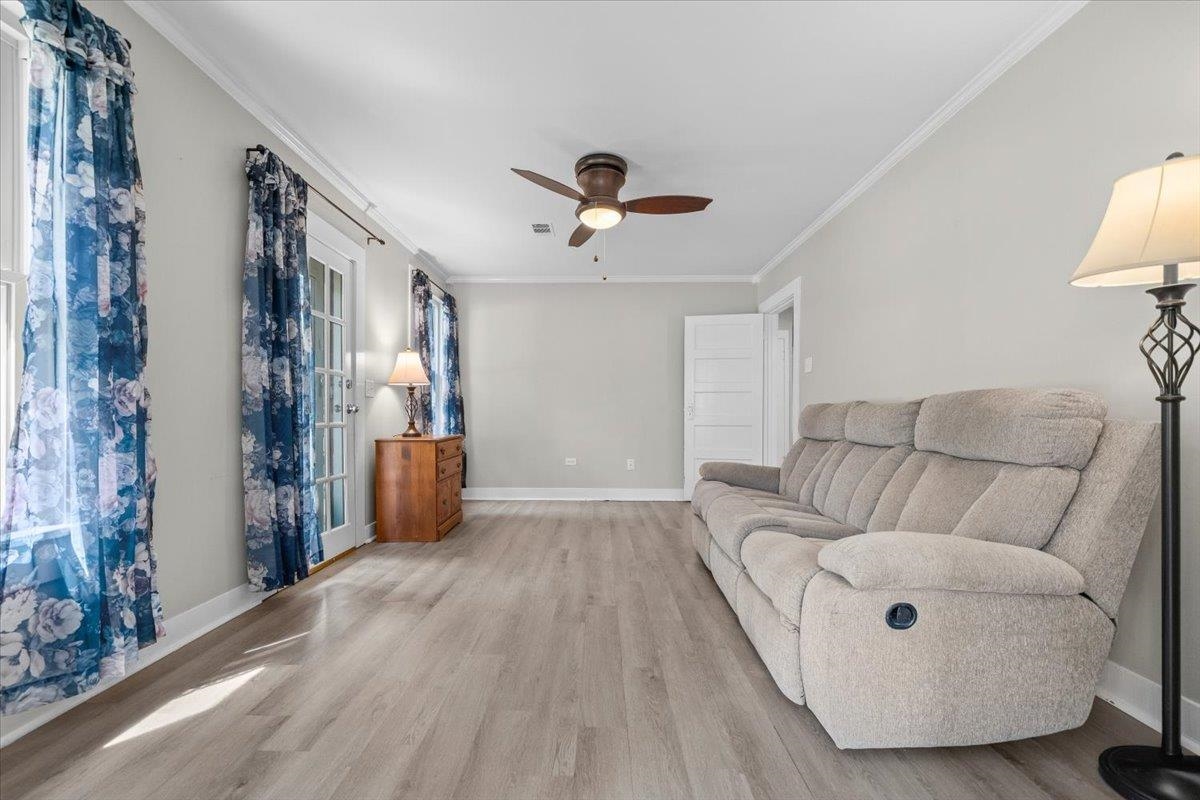 330 College St Property Photo 9