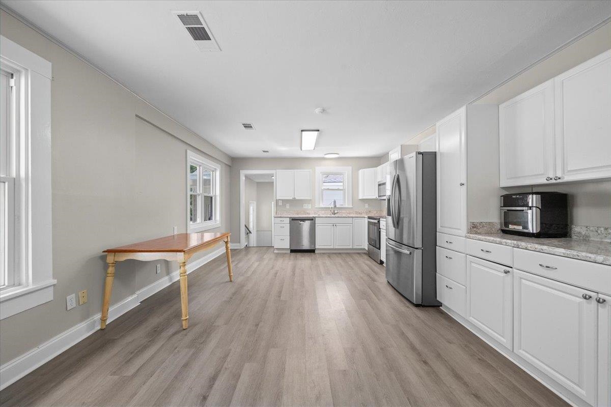 330 College St Property Photo 13