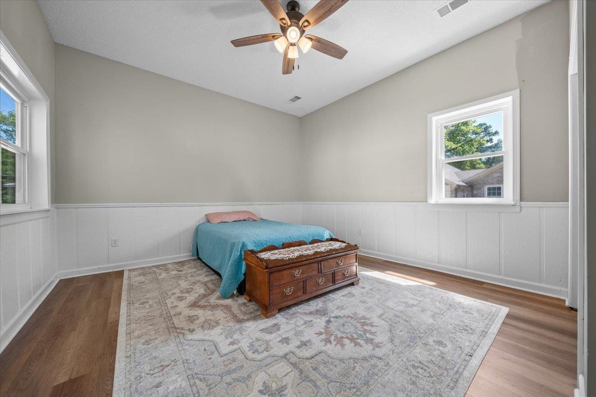 330 College St Property Photo 17