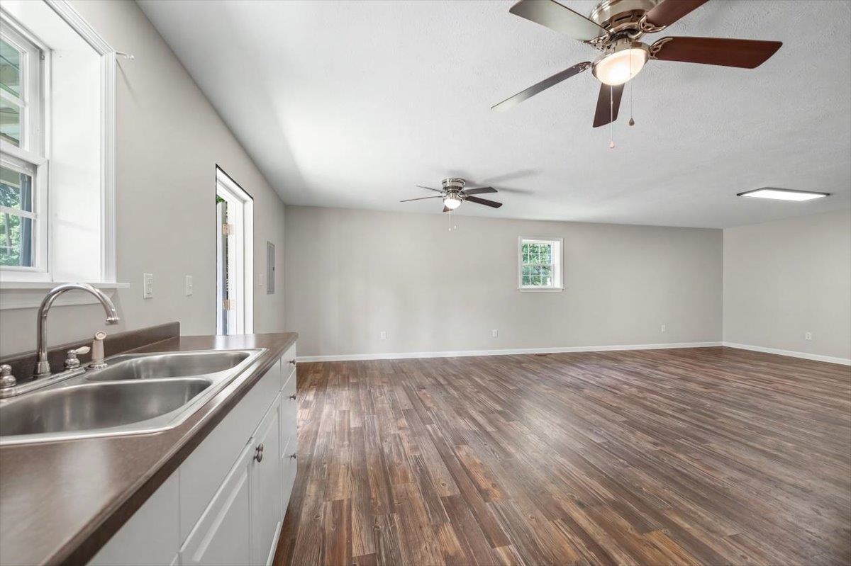 330 College St Property Photo 32