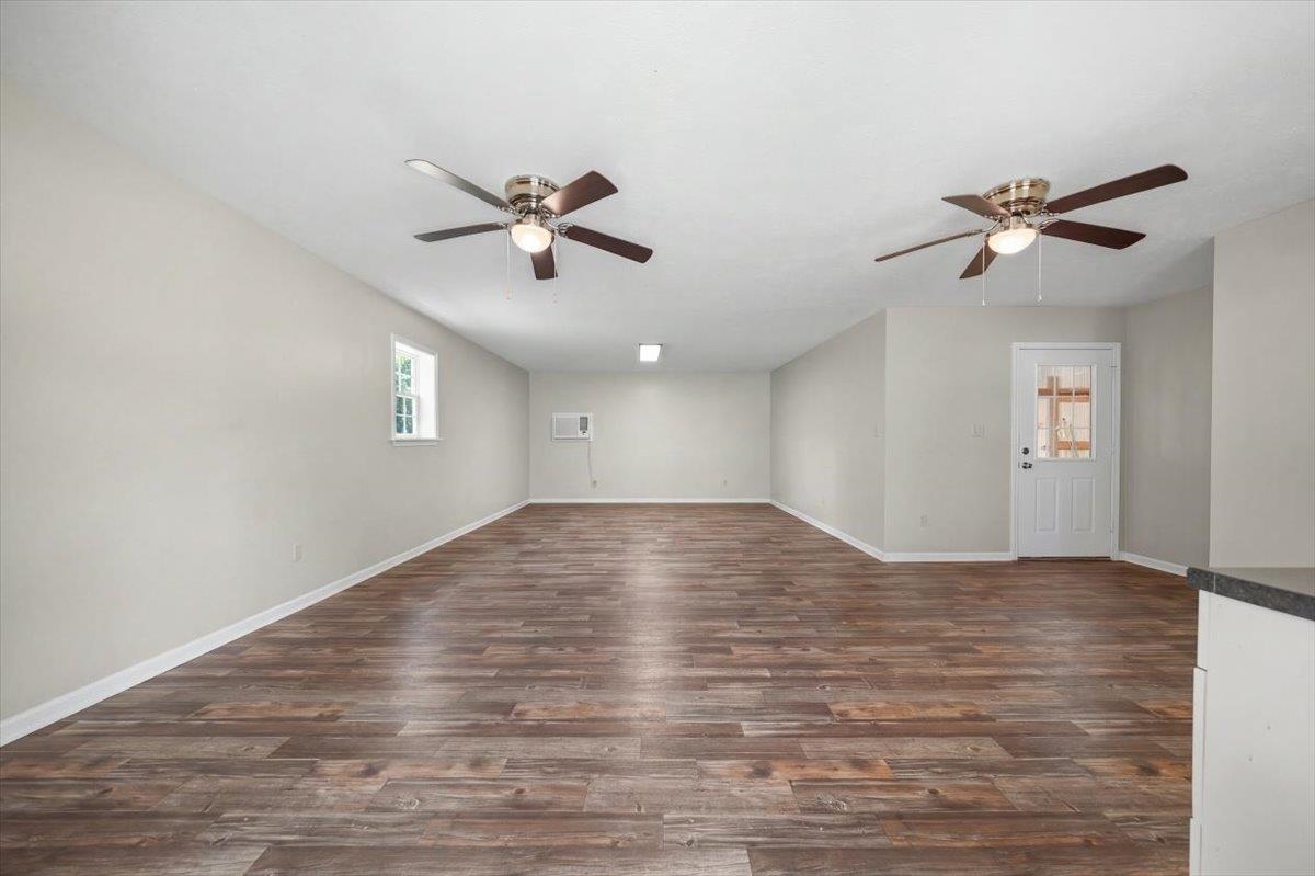 330 College St Property Photo 33