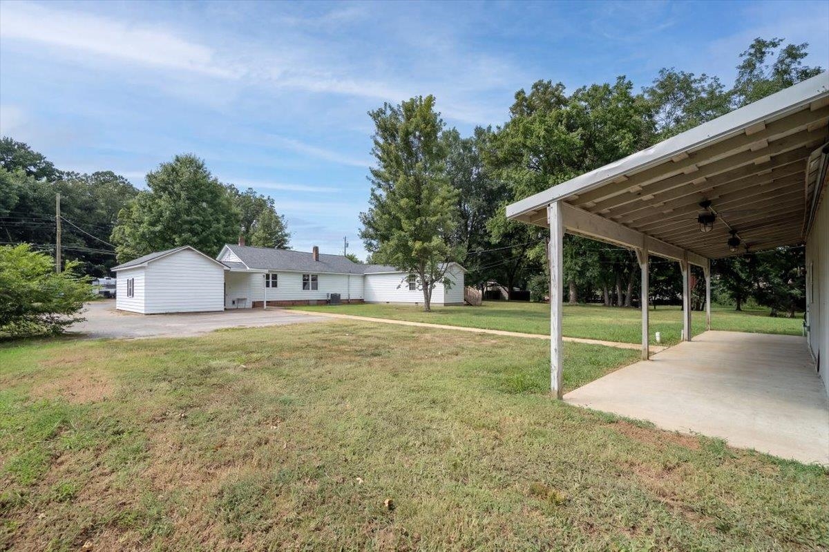 330 College St Property Photo 36