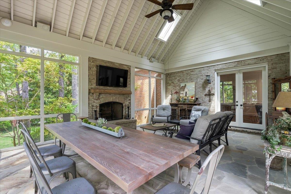 8950 On-the-hill Cv E Property Photo 12
