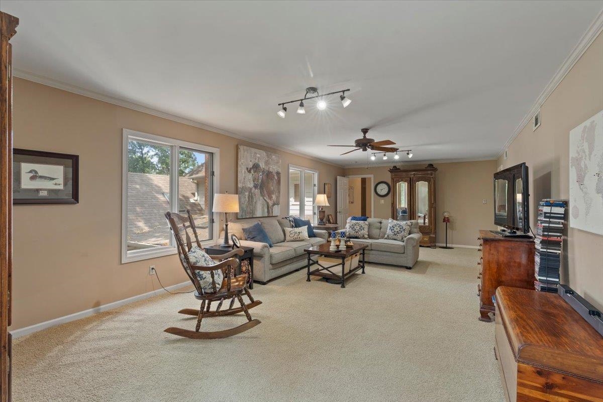 8950 On-the-hill Cv E Property Photo 30