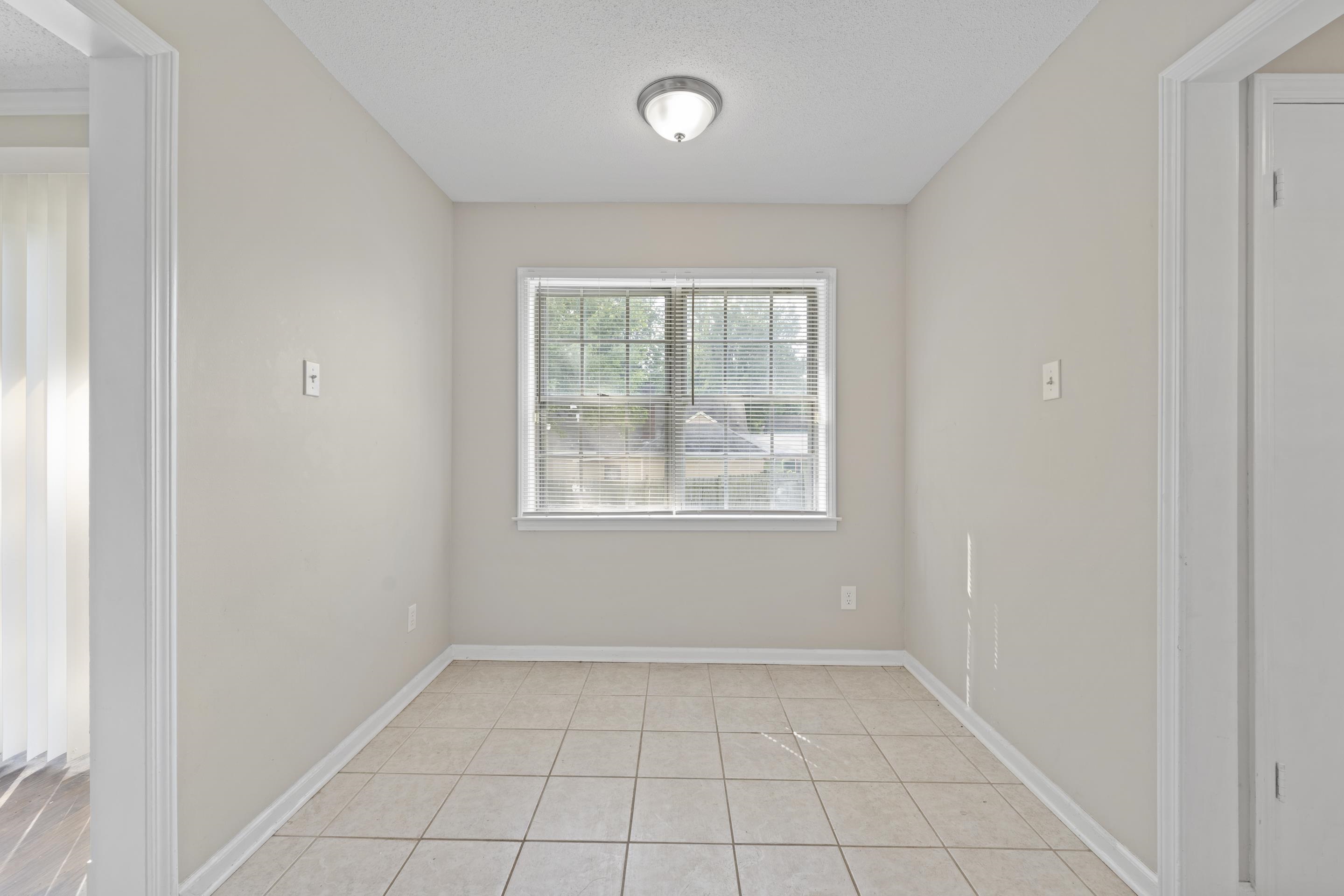 5269 Yellowood Rd Property Photo 12