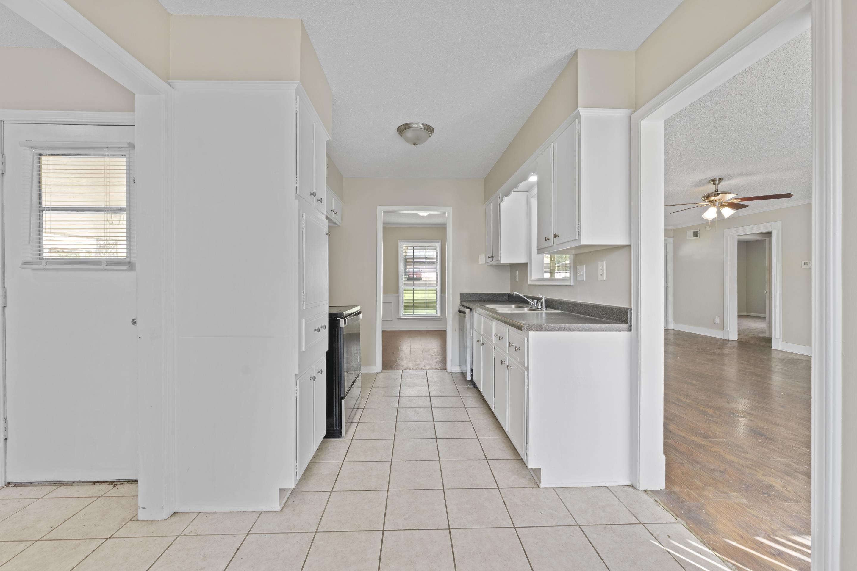 5269 Yellowood Rd Property Photo 13