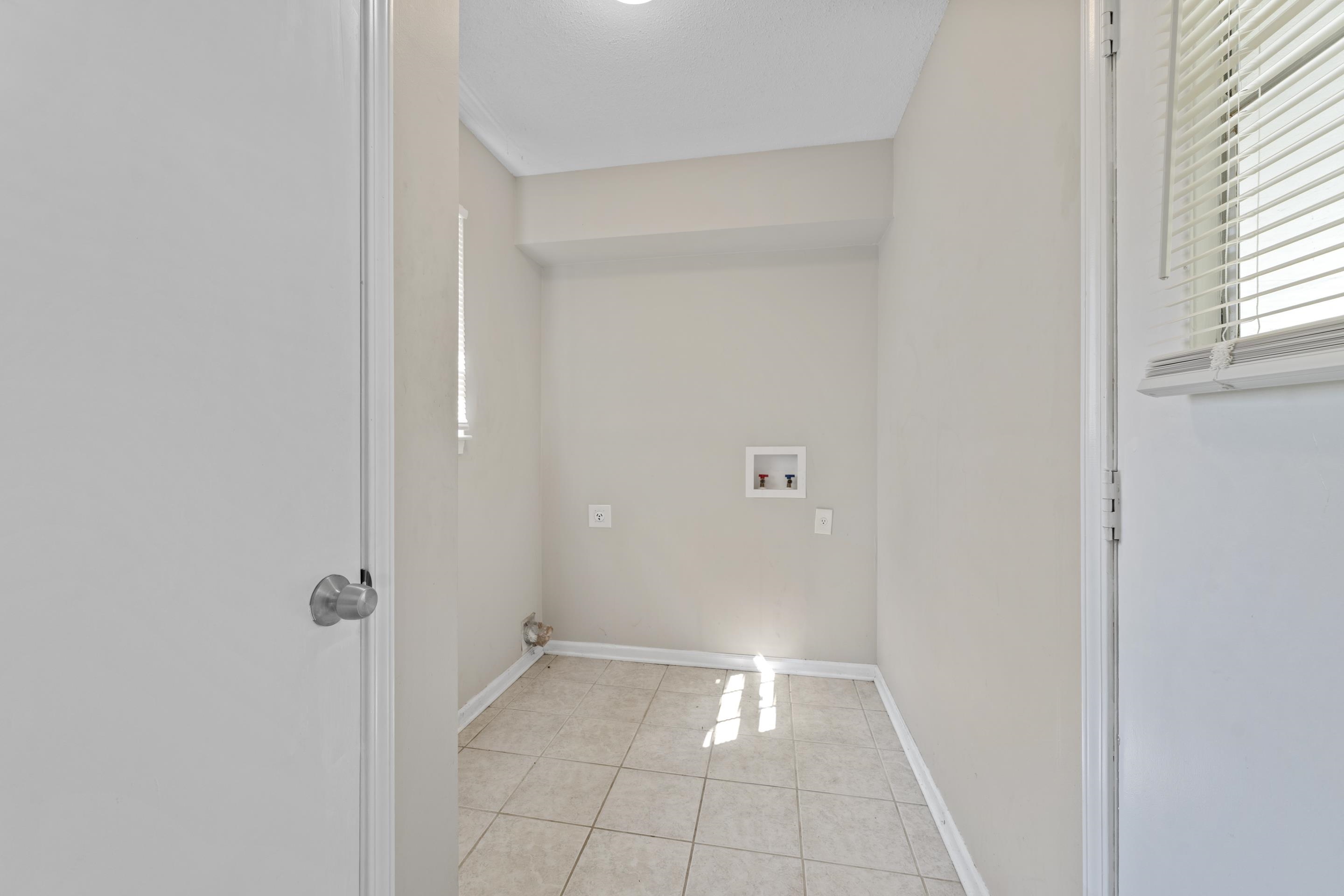 5269 Yellowood Rd Property Photo 14