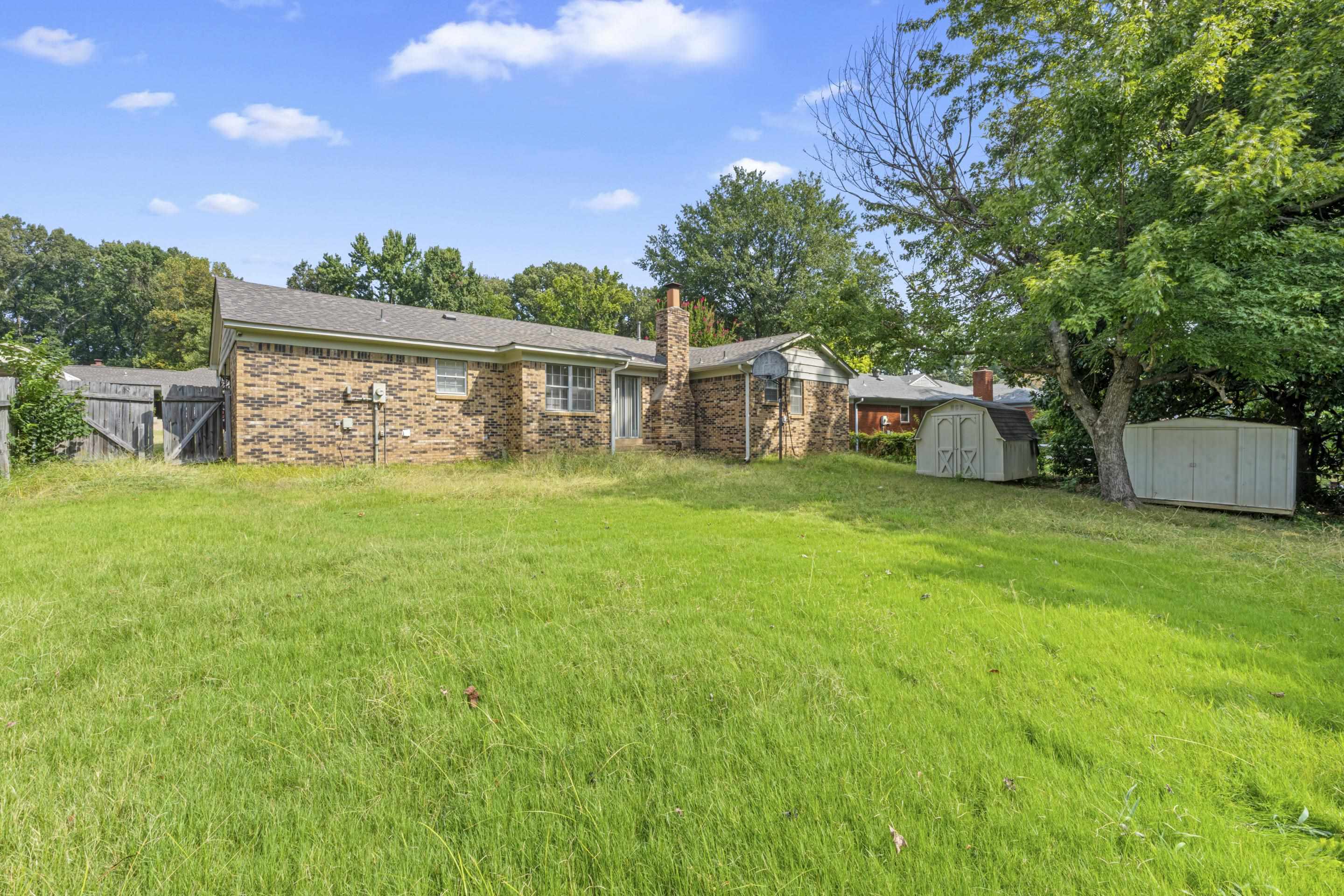 5269 Yellowood Rd Property Photo 27