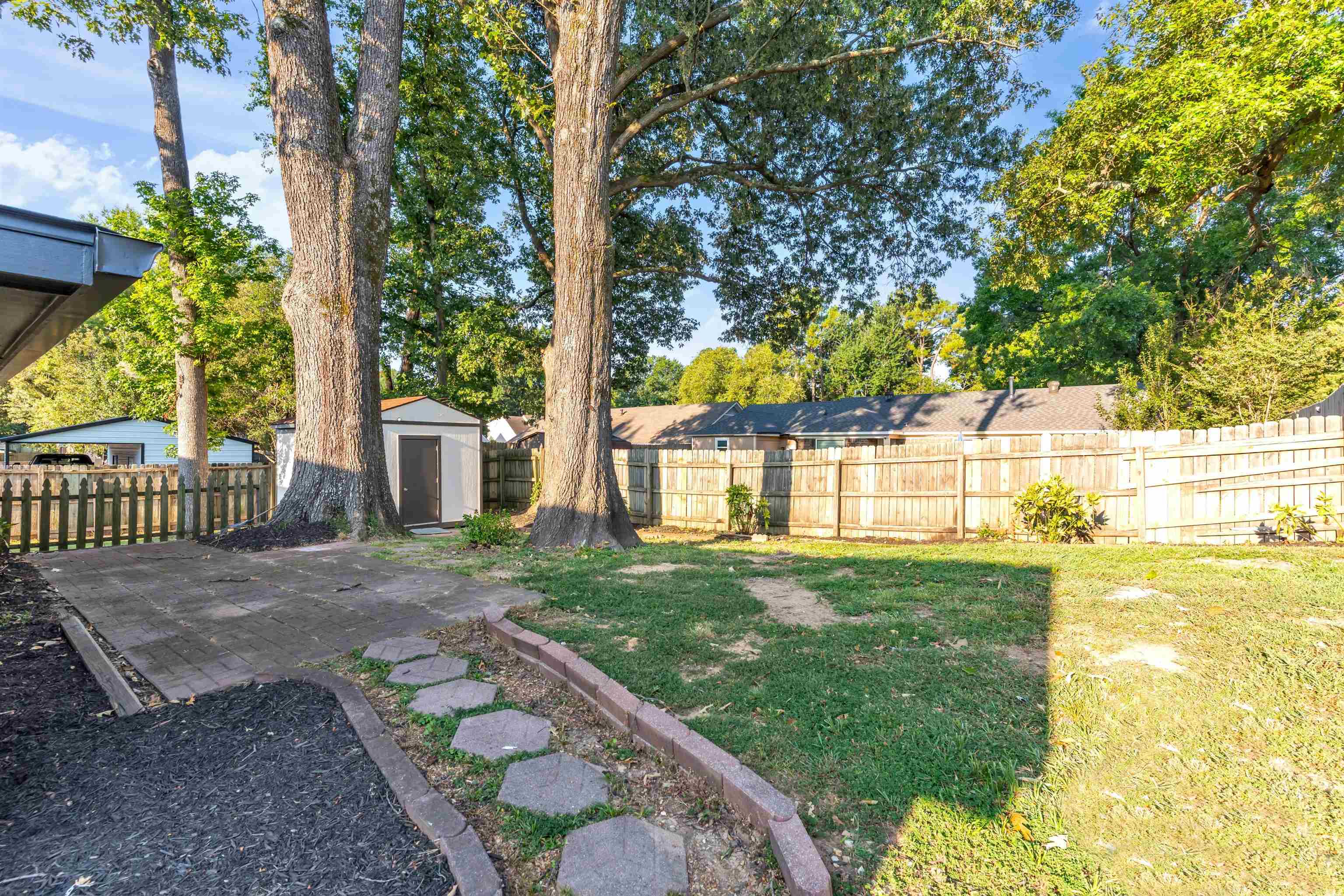 3277 Court St Property Photo 5
