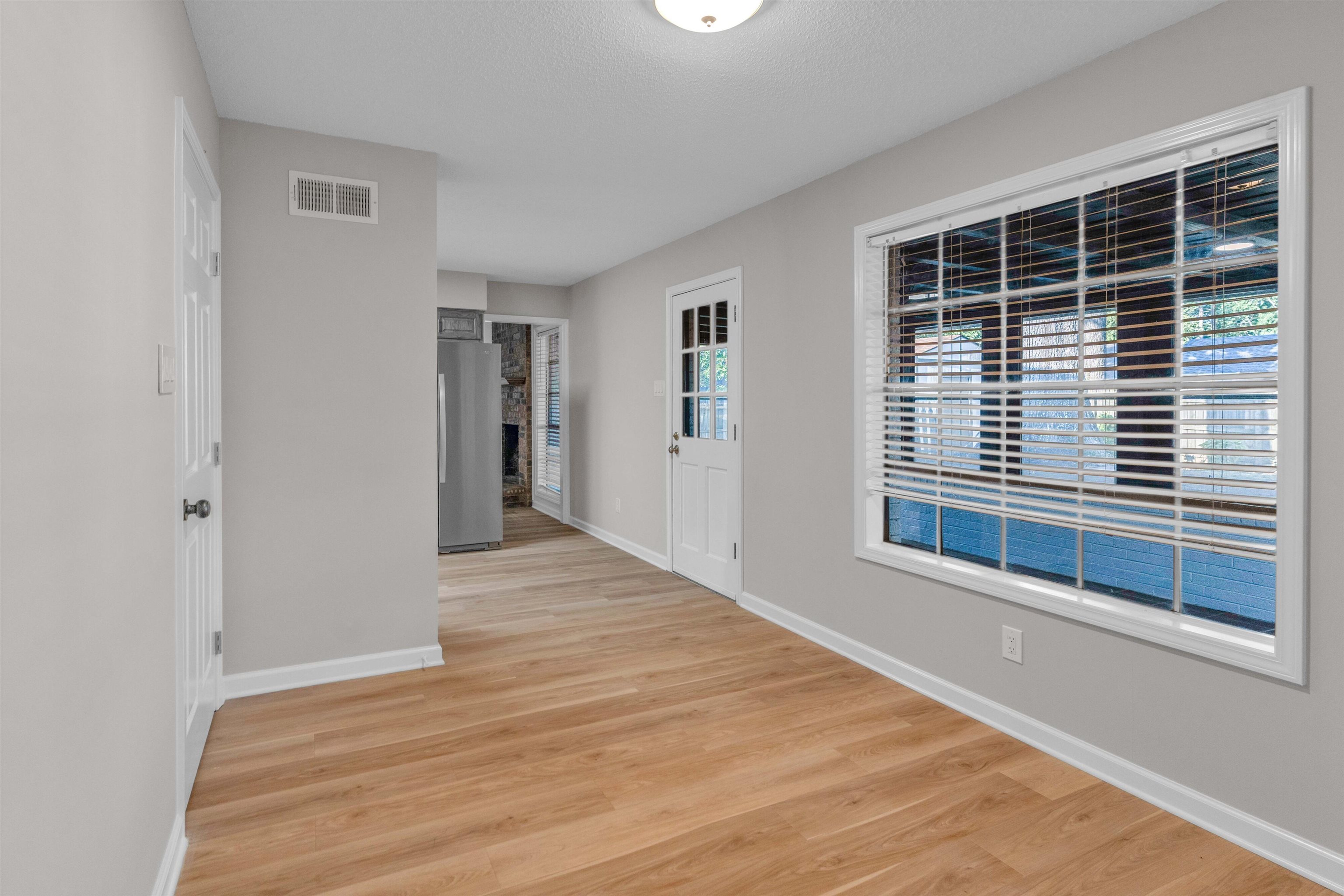 3277 Court St Property Photo 14