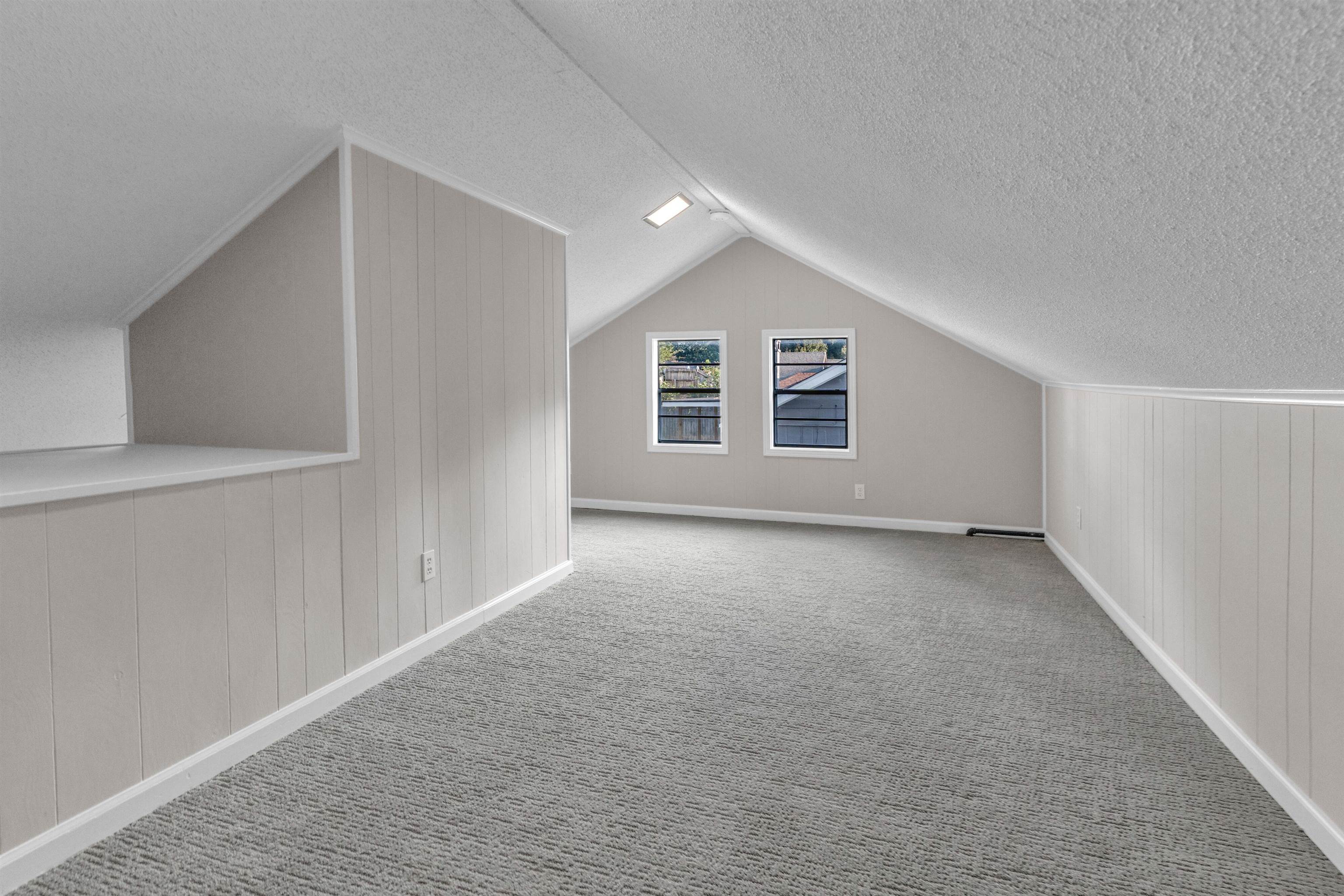 3277 Court St Property Photo 16