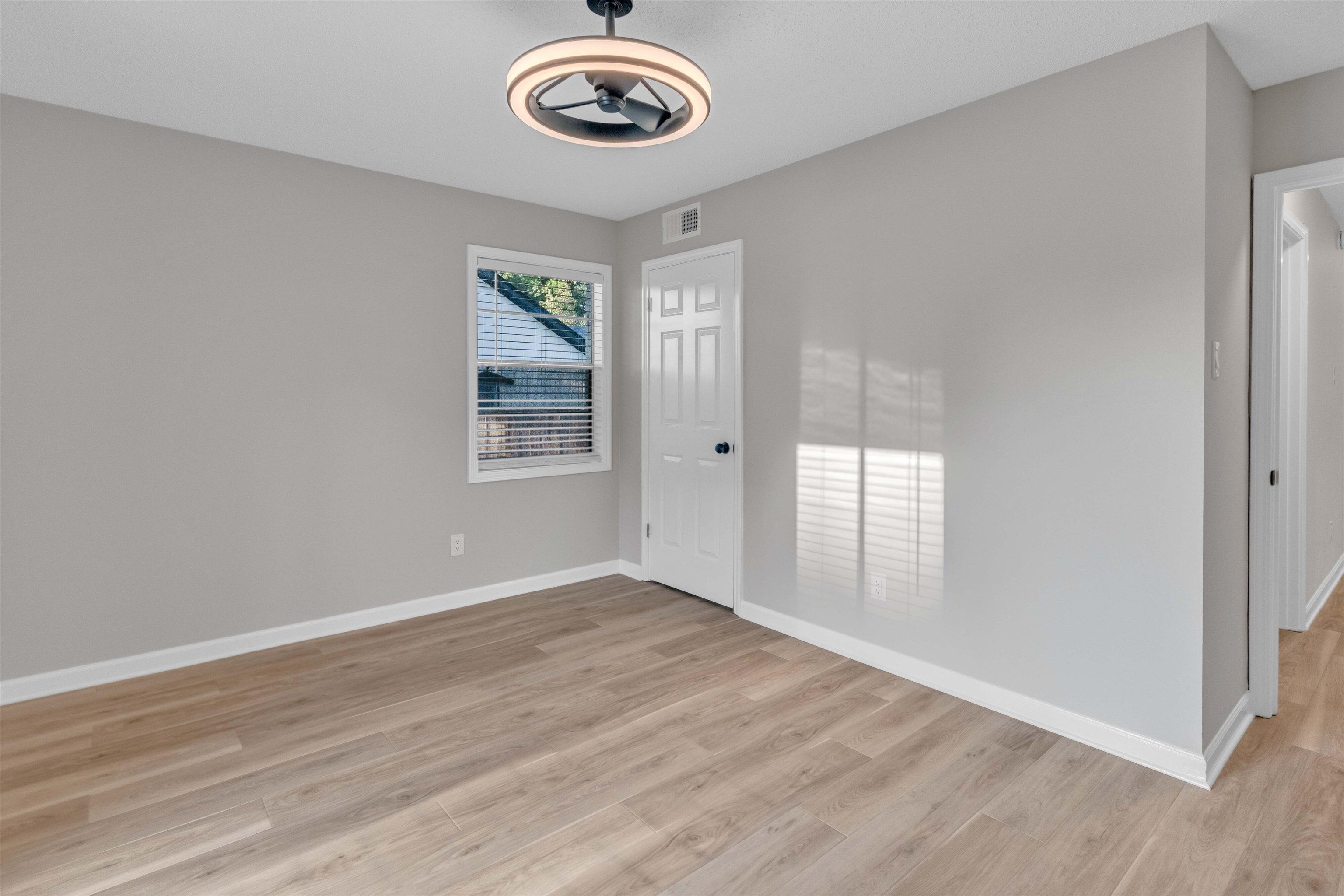 3277 Court St Property Photo 17