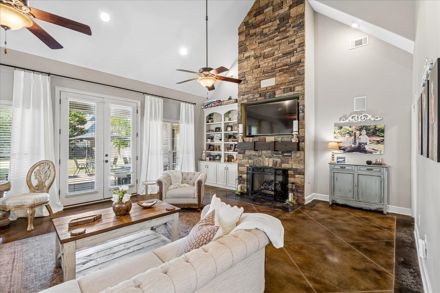 5593 Magnolia Bend Cv Property Photo 9