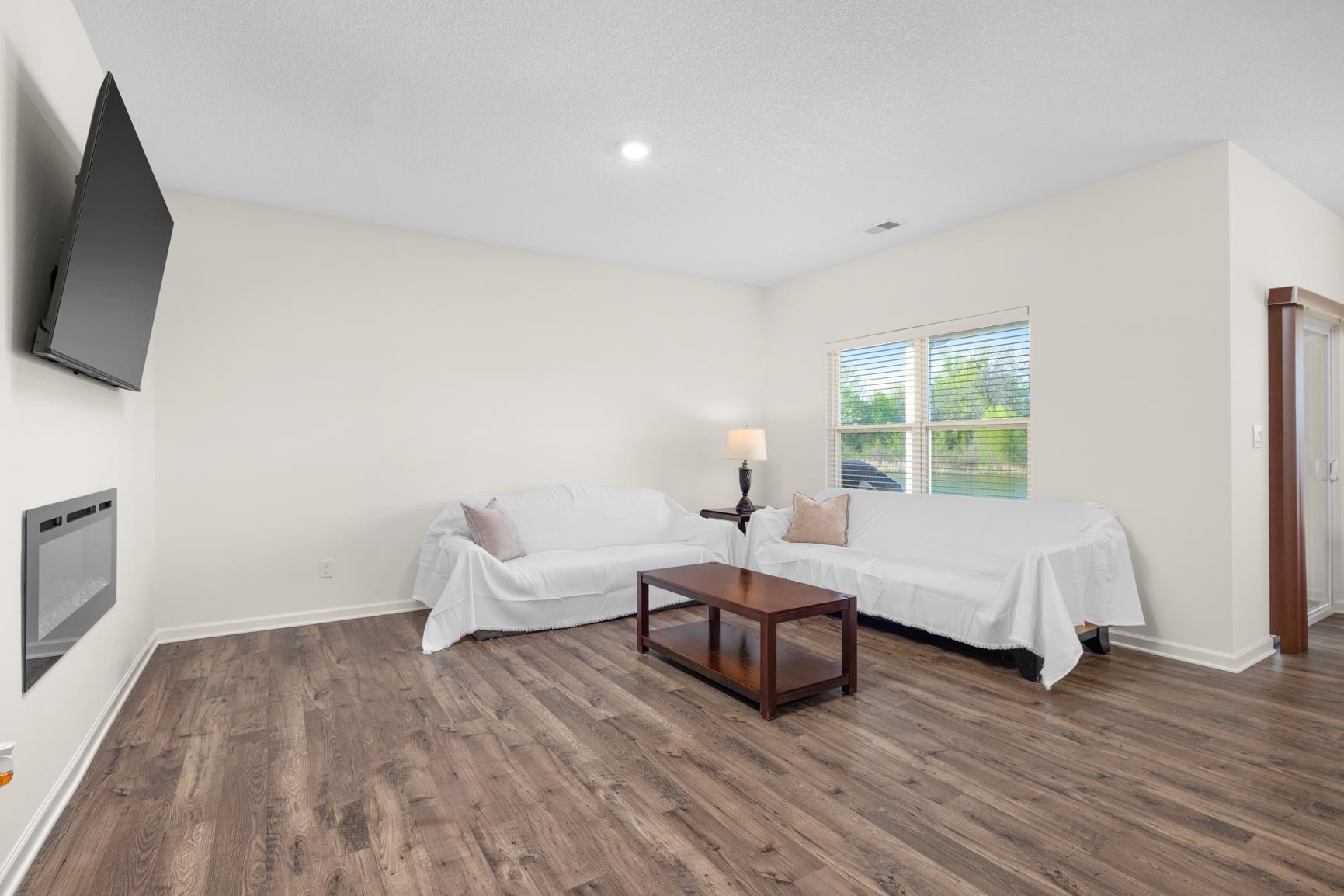 4790 Barrett Oaks Dr Property Photo 3