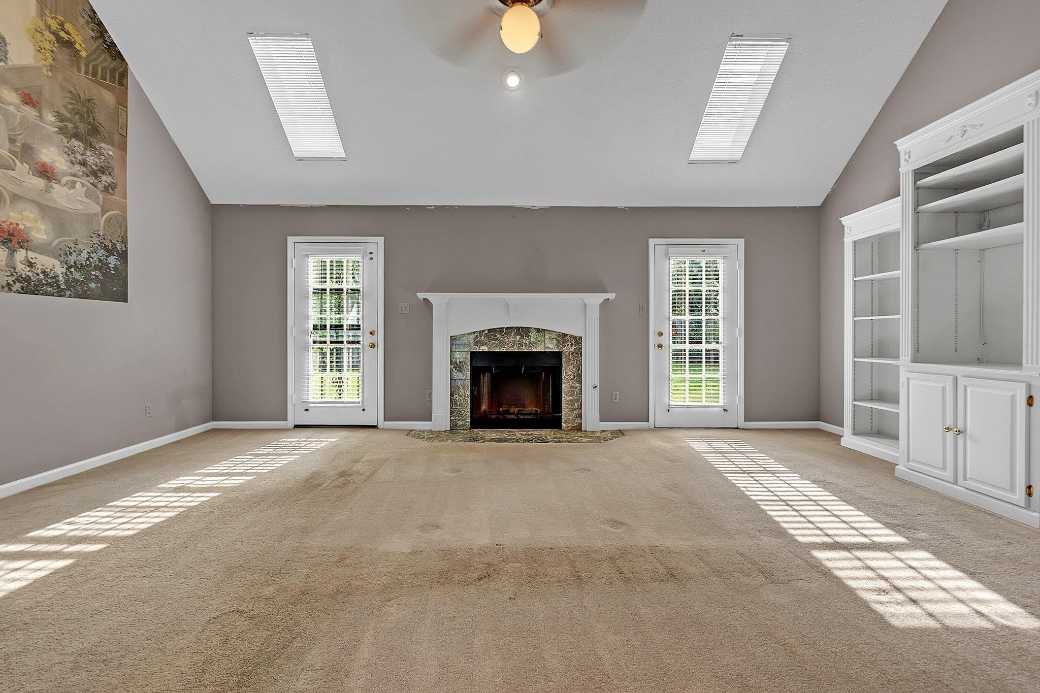 870 Wood Shadows Ln N Property Photo 4