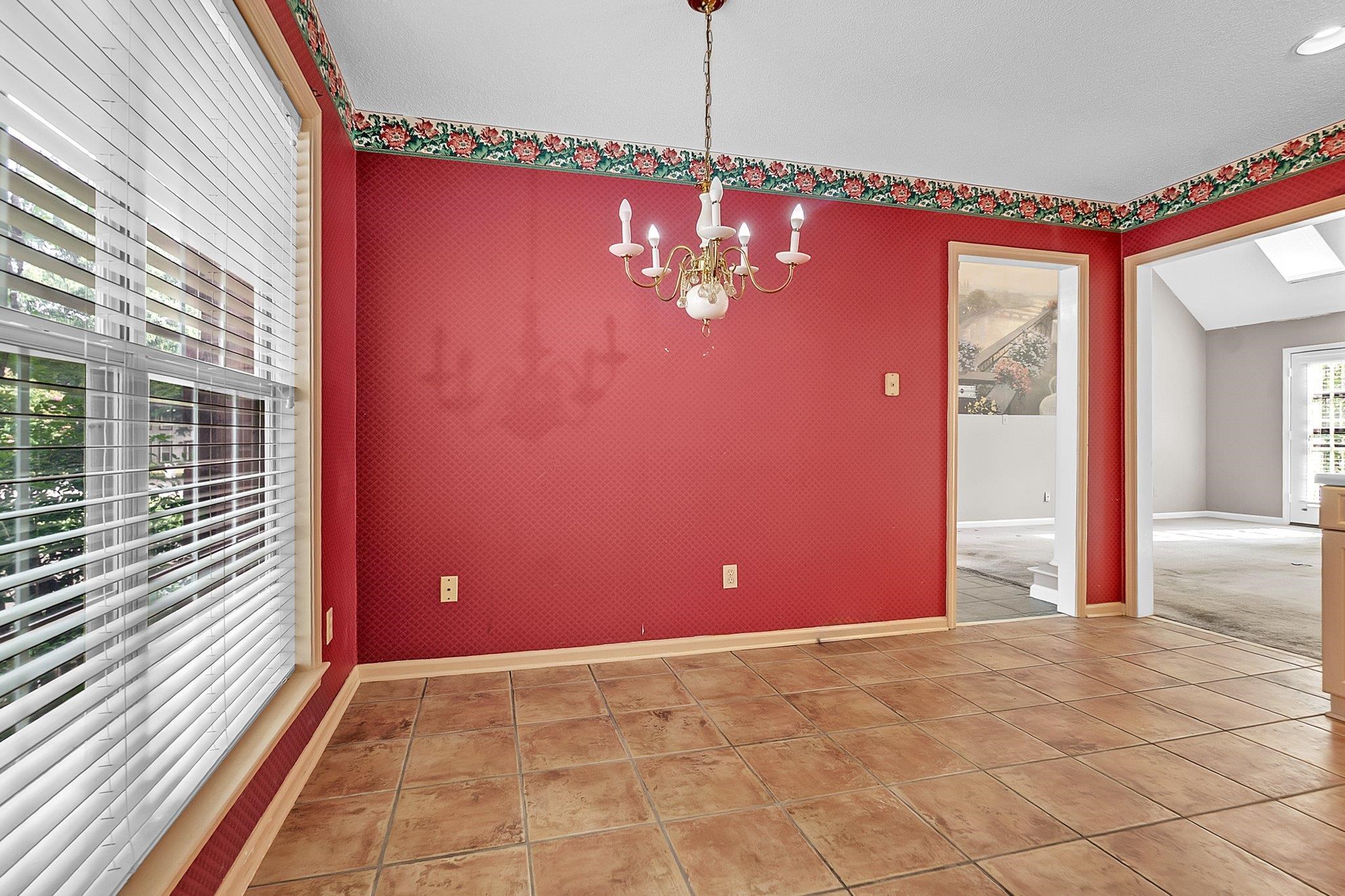 870 Wood Shadows Ln N Property Photo 11