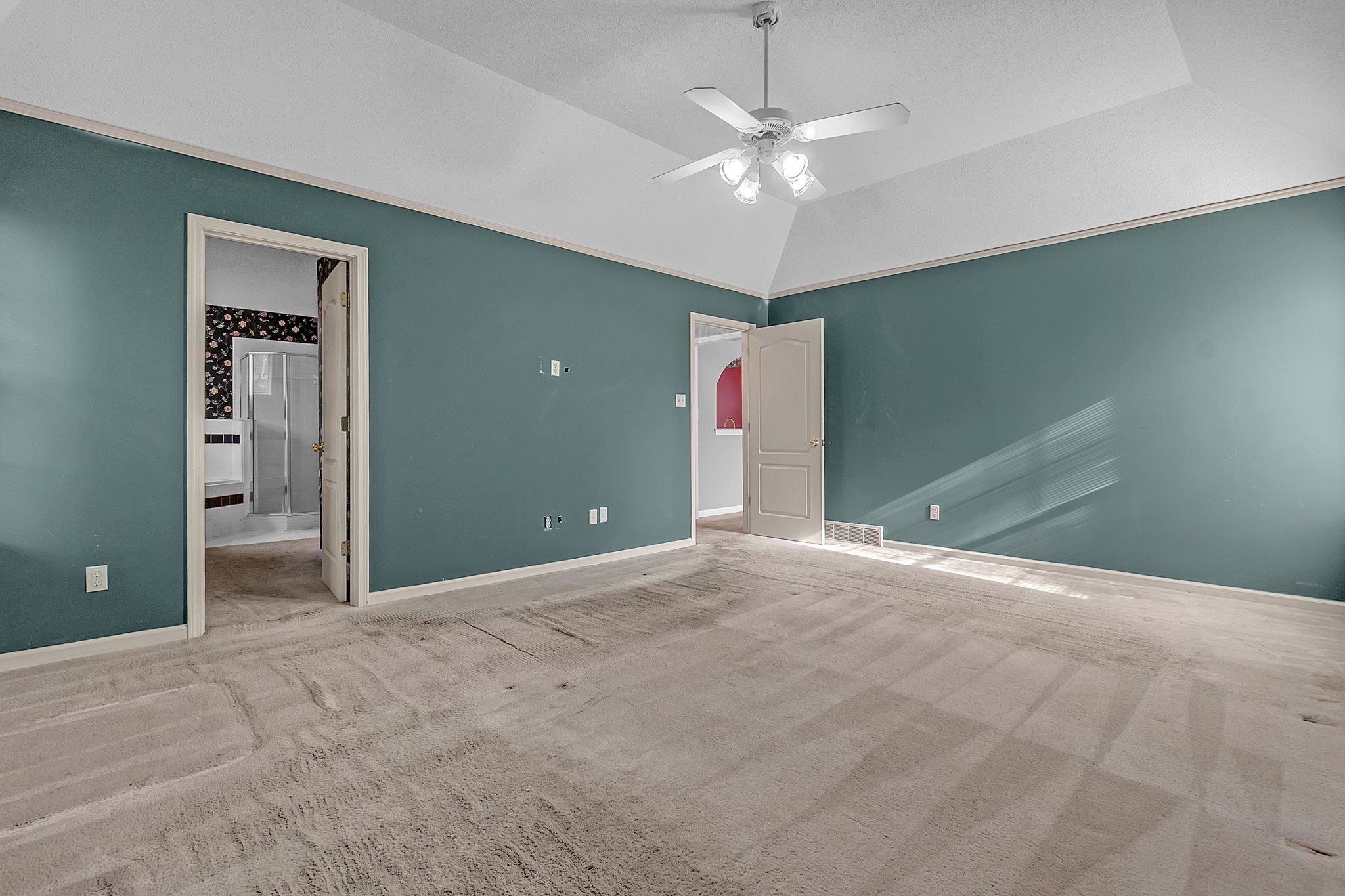 870 Wood Shadows Ln N Property Photo 15