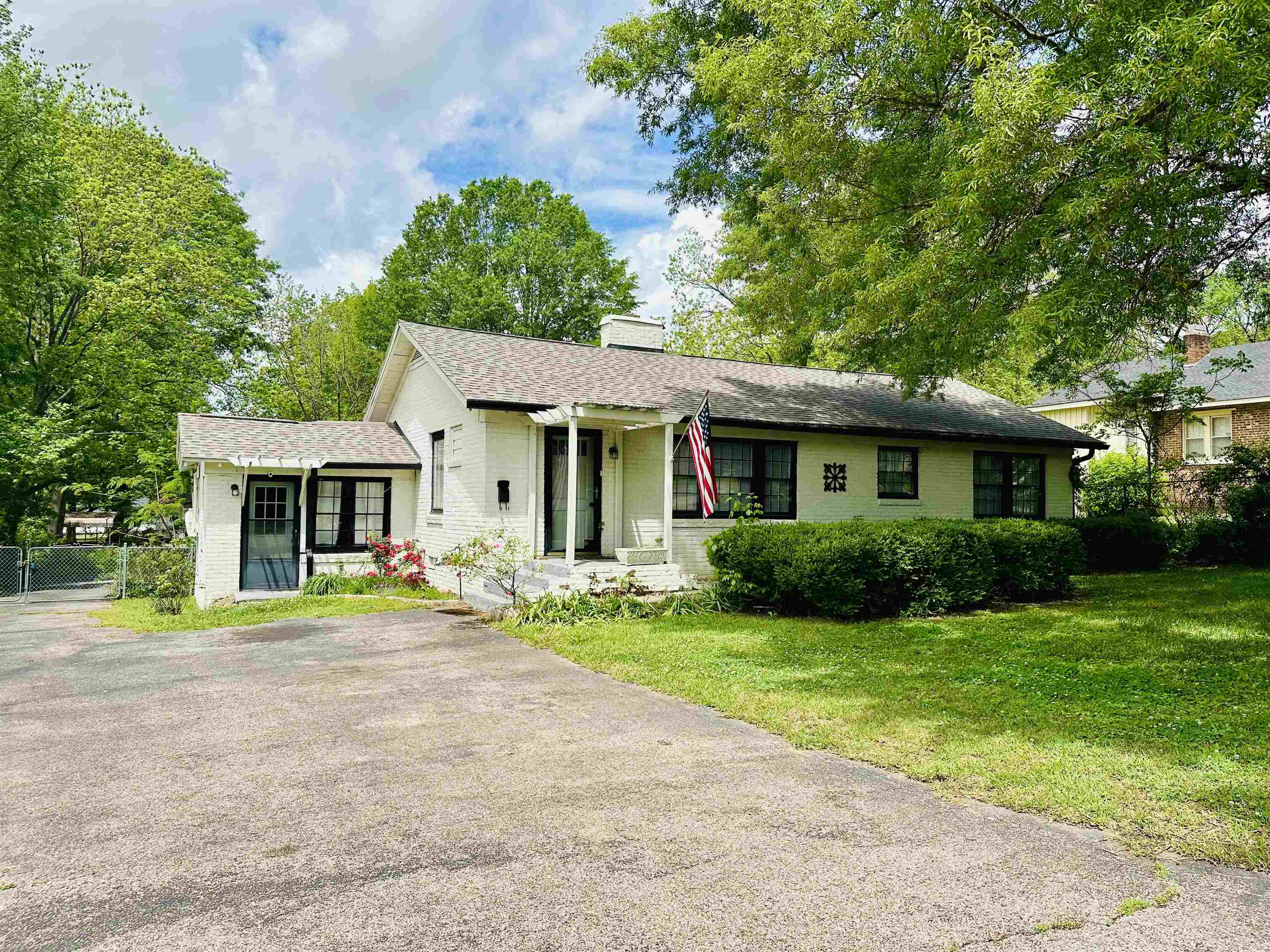 224 Maple St Property Photo 1
